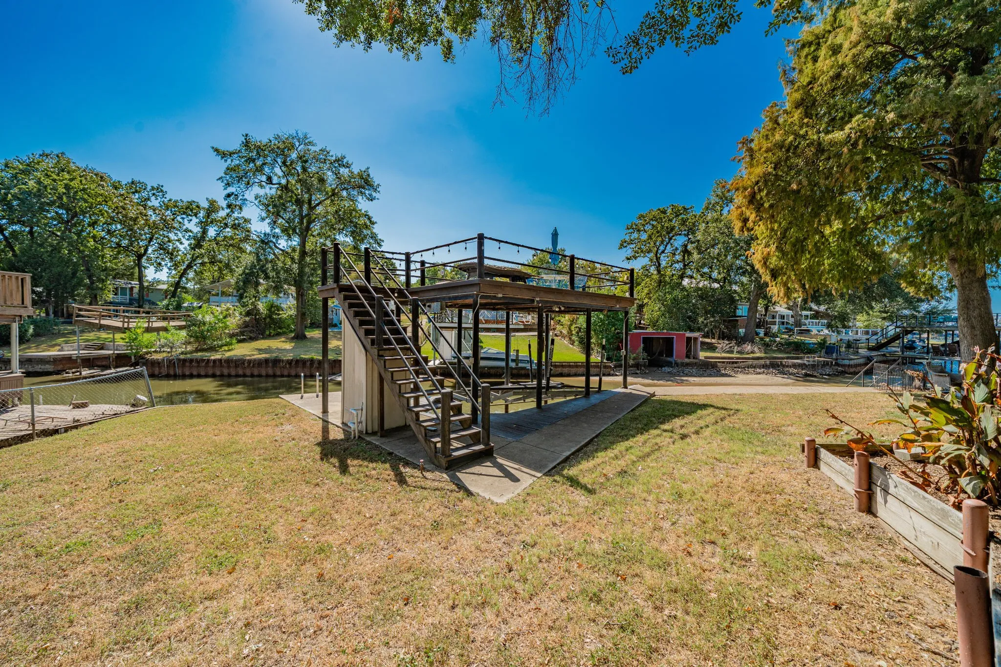 Single Family Residence For Sale in Henderson County , 146 Harbor Drive, Gun Barrel City, Texas 75156, 4 Bedroom, 3 Bathroom, Garage spaces, 1,766 Sqft, built in 1983, Preowned, mls#21184324, Real Estate Agent in Gun Barrel City, Homes For Sale in Henderson county, Homes For Sale in Gun Barrel City, Realtor in Gun Barrel City Texas, Real Estate Brokerage Independent Realty Texas, Luminita Cordes Realtor
