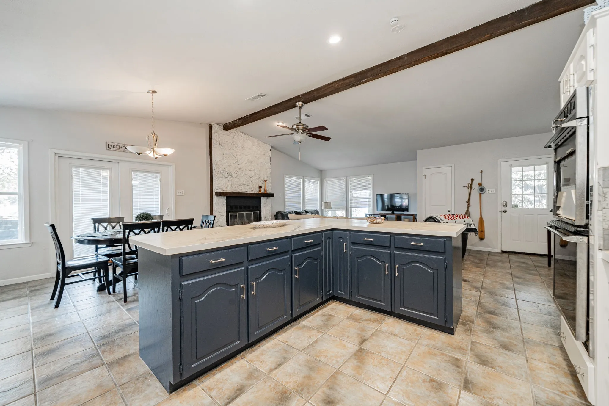 Single Family Residence For Sale in Henderson County , 146 Harbor Drive, Gun Barrel City, Texas 75156, 4 Bedroom, 3 Bathroom, Garage spaces, 1,766 Sqft, built in 1983, Preowned, mls#21184324, Real Estate Agent in Gun Barrel City, Homes For Sale in Henderson county, Homes For Sale in Gun Barrel City, Realtor in Gun Barrel City Texas, Real Estate Brokerage Independent Realty Texas, Luminita Cordes Realtor