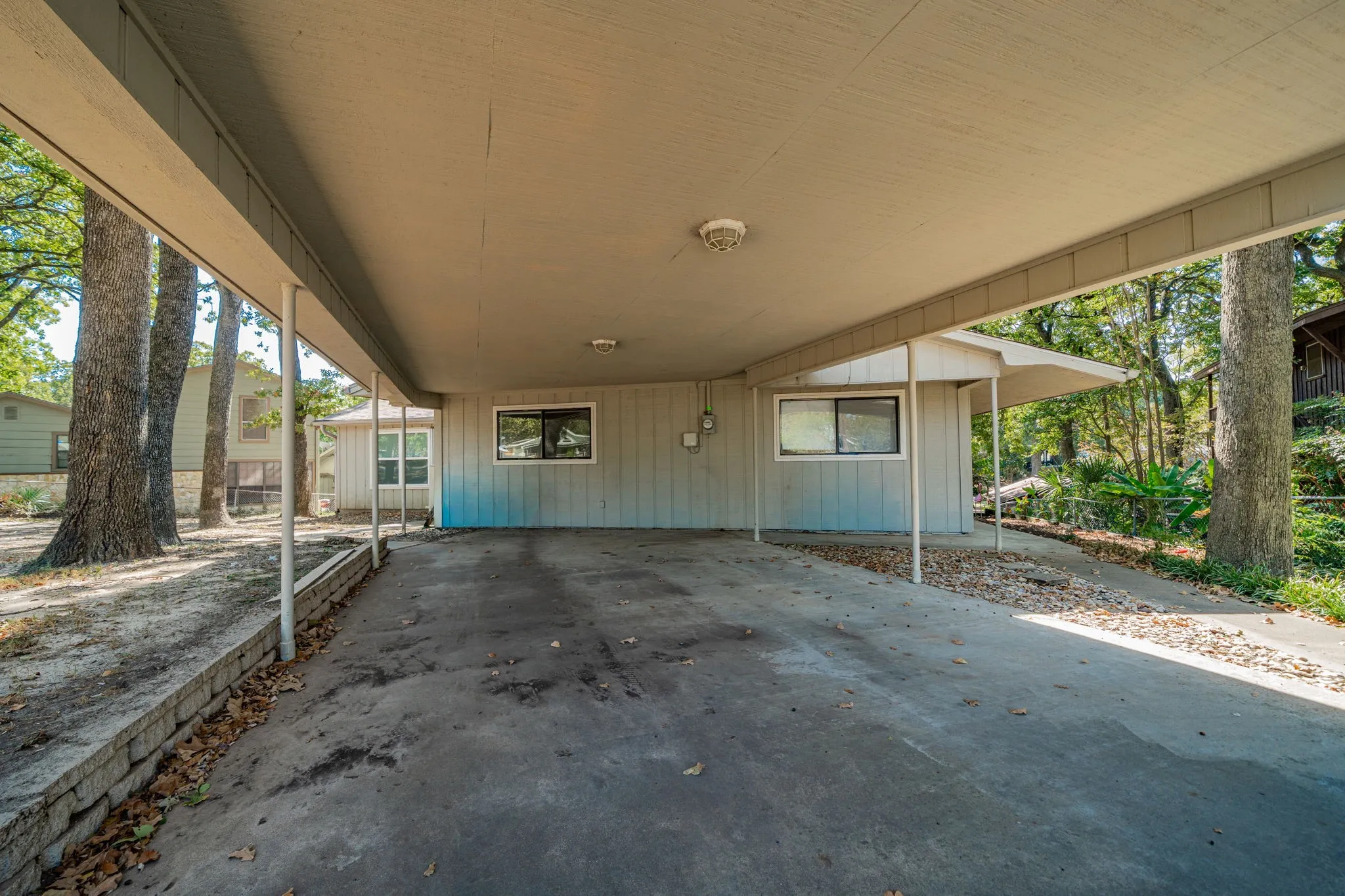 Single Family Residence For Sale in Henderson County , 146 Harbor Drive, Gun Barrel City, Texas 75156, 4 Bedroom, 3 Bathroom, Garage spaces, 1,766 Sqft, built in 1983, Preowned, mls#21184324, Real Estate Agent in Gun Barrel City, Homes For Sale in Henderson county, Homes For Sale in Gun Barrel City, Realtor in Gun Barrel City Texas, Real Estate Brokerage Independent Realty Texas, Luminita Cordes Realtor