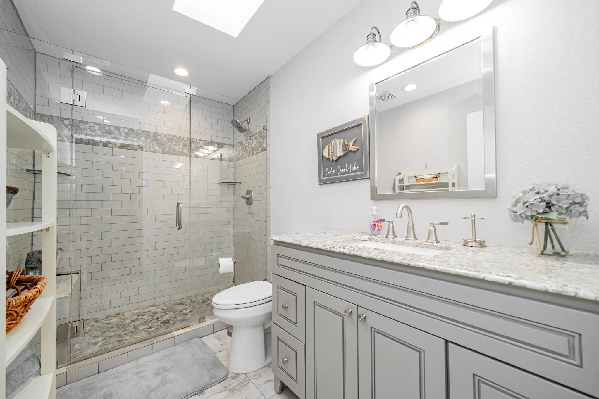 Single Family Residence For Sale in Henderson County , 146 Harbor Drive, Gun Barrel City, Texas 75156, 4 Bedroom, 3 Bathroom, Garage spaces, 1,766 Sqft, built in 1983, Preowned, mls#21184324, Real Estate Agent in Gun Barrel City, Homes For Sale in Henderson county, Homes For Sale in Gun Barrel City, Realtor in Gun Barrel City Texas, Real Estate Brokerage Independent Realty Texas, Luminita Cordes Realtor