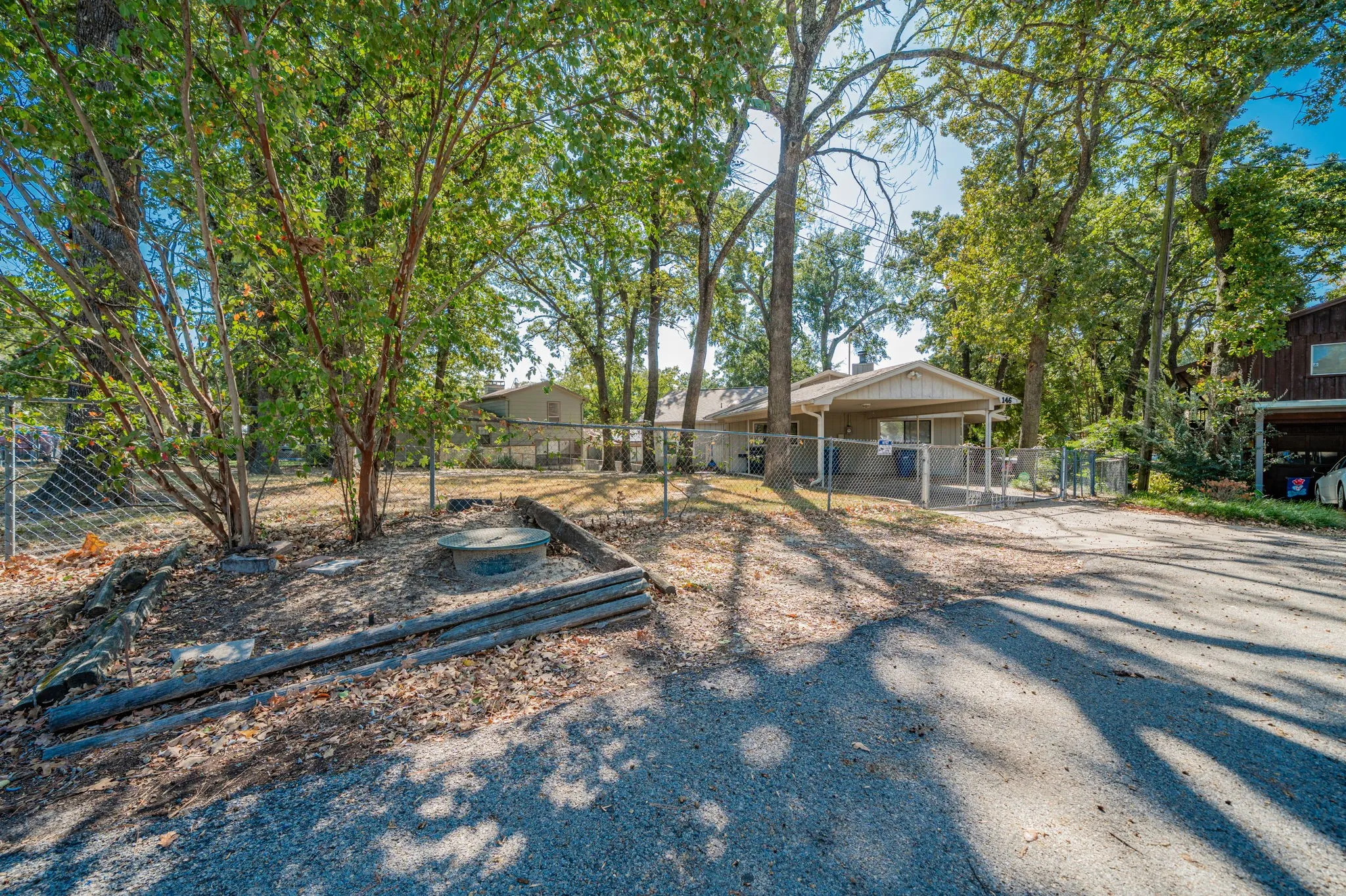 Single Family Residence For Sale in Henderson County , 146 Harbor Drive, Gun Barrel City, Texas 75156, 4 Bedroom, 3 Bathroom, Garage spaces, 1,766 Sqft, built in 1983, Preowned, mls#21184324, Real Estate Agent in Gun Barrel City, Homes For Sale in Henderson county, Homes For Sale in Gun Barrel City, Realtor in Gun Barrel City Texas, Real Estate Brokerage Independent Realty Texas, Luminita Cordes Realtor