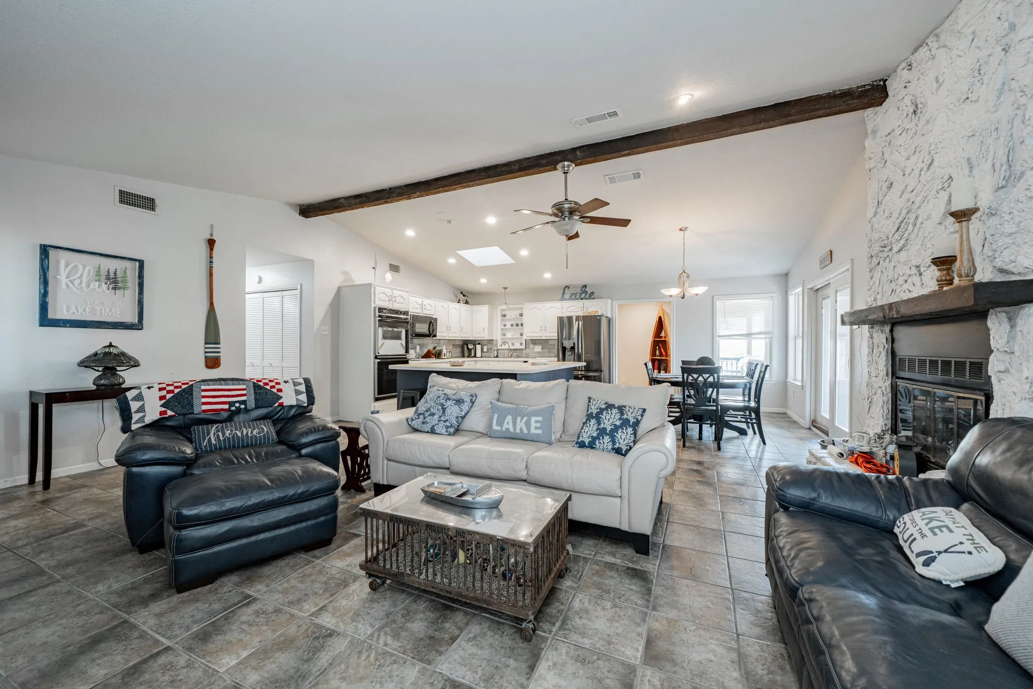 Single Family Residence For Sale in Henderson County , 146 Harbor Drive, Gun Barrel City, Texas 75156, 4 Bedroom, 3 Bathroom, Garage spaces, 1,766 Sqft, built in 1983, Preowned, mls#21184324, Real Estate Agent in Gun Barrel City, Homes For Sale in Henderson county, Homes For Sale in Gun Barrel City, Realtor in Gun Barrel City Texas, Real Estate Brokerage Independent Realty Texas, Luminita Cordes Realtor