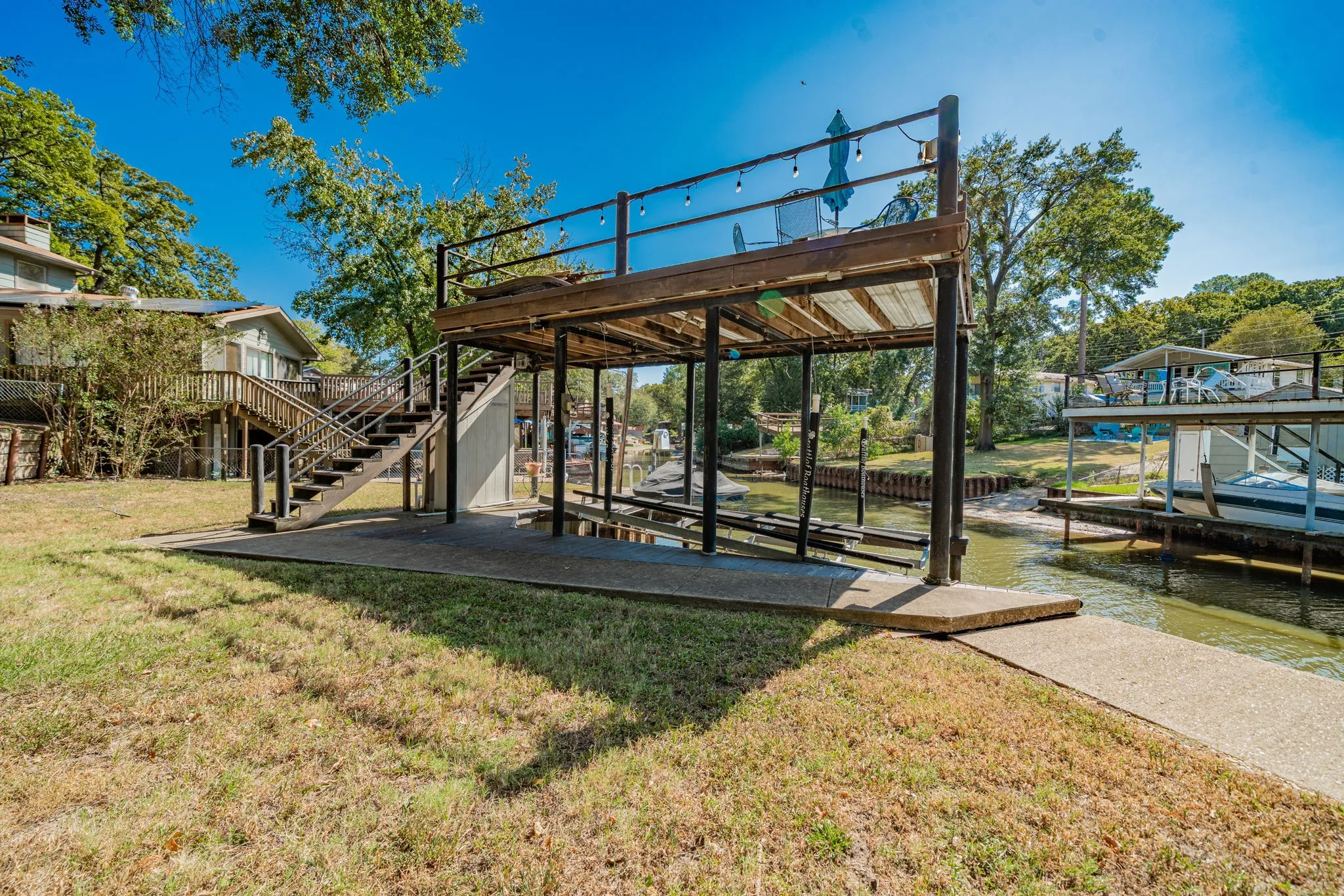 Single Family Residence For Sale in Henderson County , 146 Harbor Drive, Gun Barrel City, Texas 75156, 4 Bedroom, 3 Bathroom, Garage spaces, 1,766 Sqft, built in 1983, Preowned, mls#21184324, Real Estate Agent in Gun Barrel City, Homes For Sale in Henderson county, Homes For Sale in Gun Barrel City, Realtor in Gun Barrel City Texas, Real Estate Brokerage Independent Realty Texas, Luminita Cordes Realtor