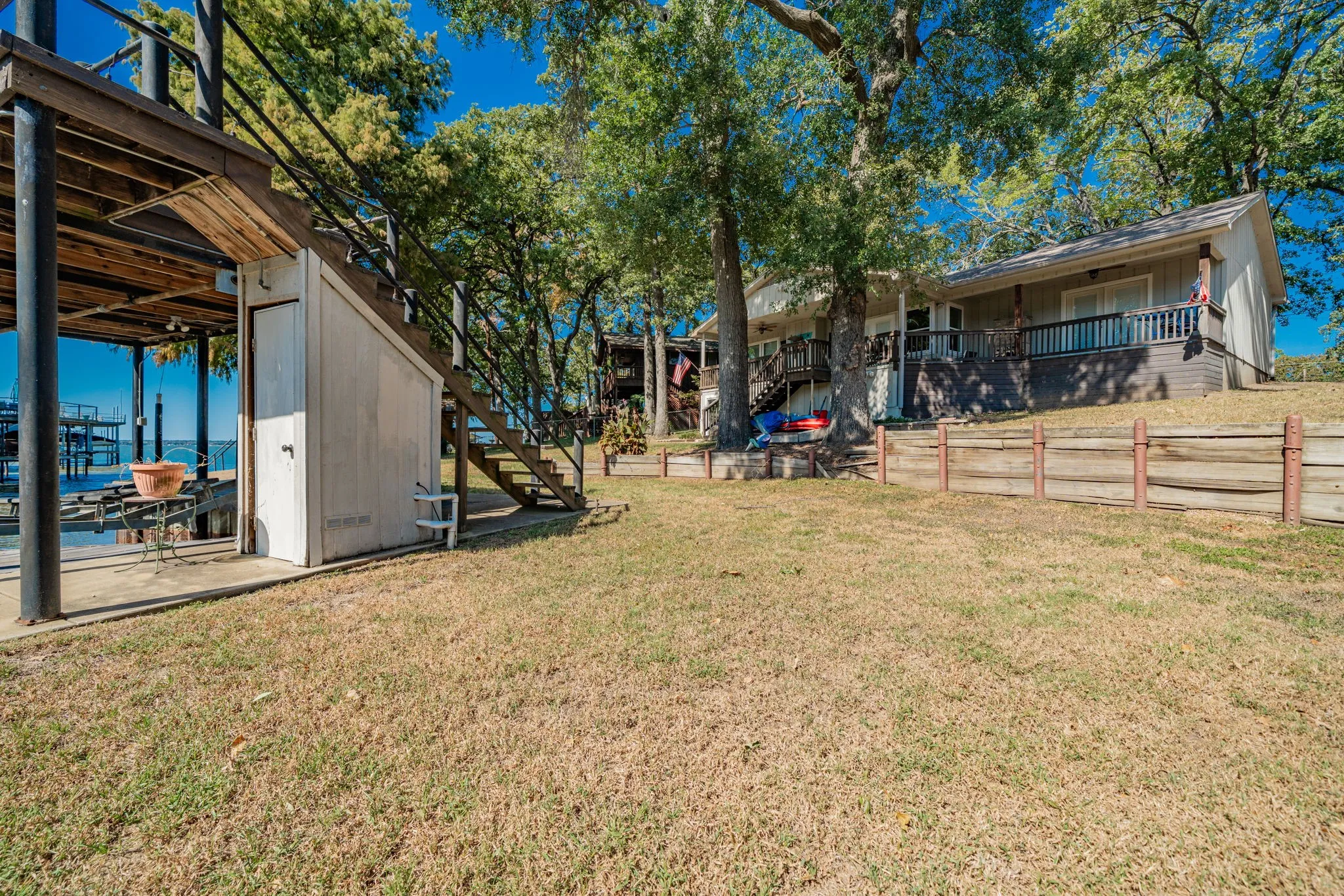 Single Family Residence For Sale in Henderson County , 146 Harbor Drive, Gun Barrel City, Texas 75156, 4 Bedroom, 3 Bathroom, Garage spaces, 1,766 Sqft, built in 1983, Preowned, mls#21184324, Real Estate Agent in Gun Barrel City, Homes For Sale in Henderson county, Homes For Sale in Gun Barrel City, Realtor in Gun Barrel City Texas, Real Estate Brokerage Independent Realty Texas, Luminita Cordes Realtor