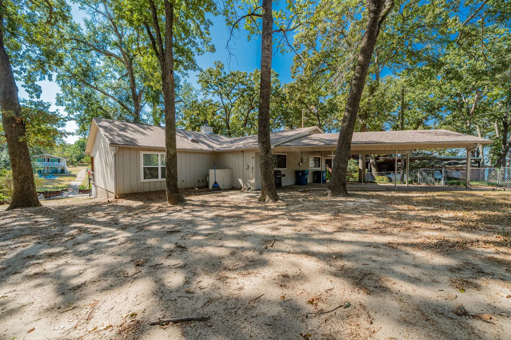 Single Family Residence For Sale in Henderson County , 146 Harbor Drive, Gun Barrel City, Texas 75156, 4 Bedroom, 3 Bathroom, Garage spaces, 1,766 Sqft, built in 1983, Preowned, mls#21184324, Real Estate Agent in Gun Barrel City, Homes For Sale in Henderson county, Homes For Sale in Gun Barrel City, Realtor in Gun Barrel City Texas, Real Estate Brokerage Independent Realty Texas, Luminita Cordes Realtor