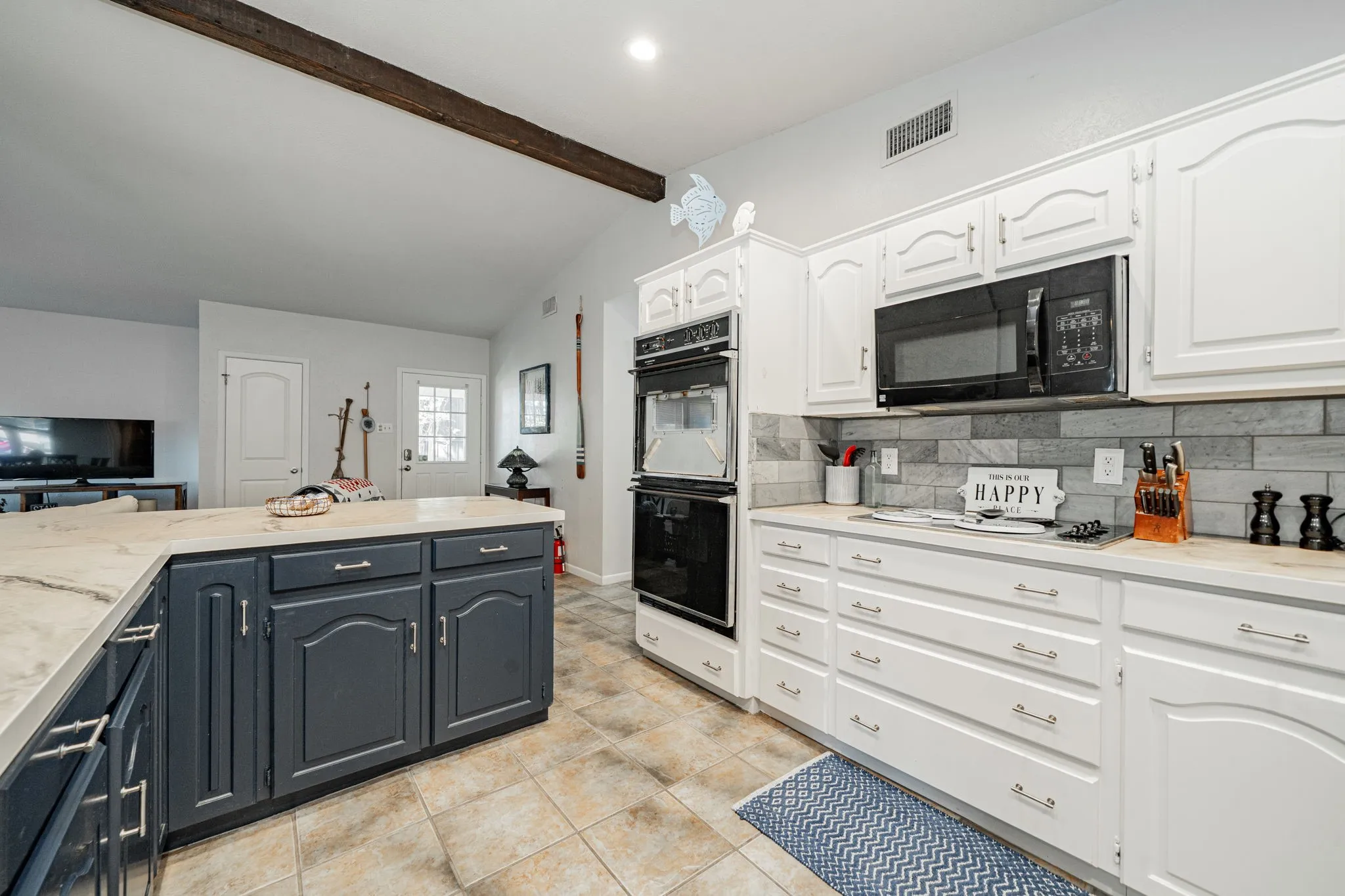 Single Family Residence For Sale in Henderson County , 146 Harbor Drive, Gun Barrel City, Texas 75156, 4 Bedroom, 3 Bathroom, Garage spaces, 1,766 Sqft, built in 1983, Preowned, mls#21184324, Real Estate Agent in Gun Barrel City, Homes For Sale in Henderson county, Homes For Sale in Gun Barrel City, Realtor in Gun Barrel City Texas, Real Estate Brokerage Independent Realty Texas, Luminita Cordes Realtor