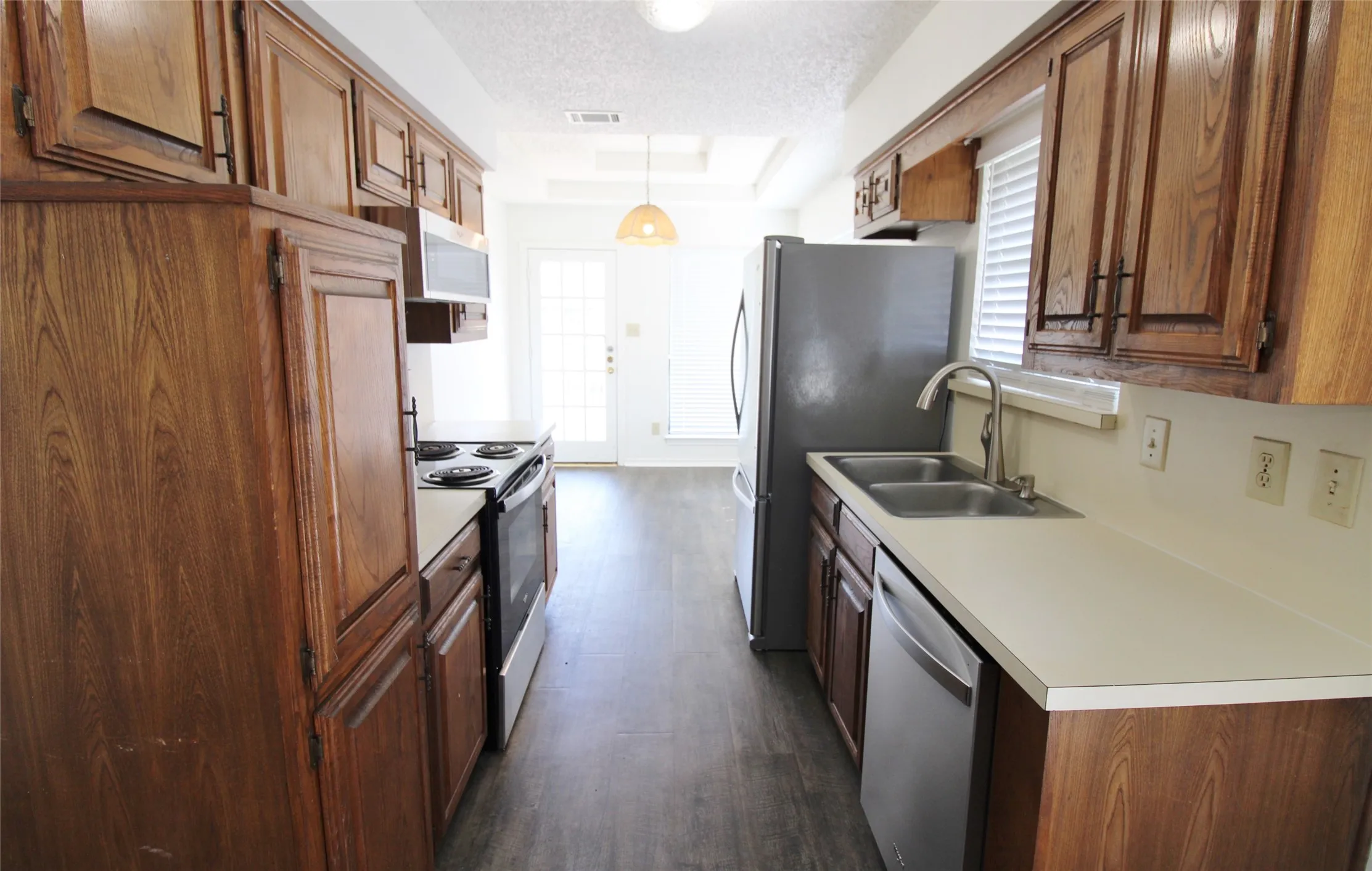 Duplex For Rent in Dallas County , 1234 Mockingbird Lane, De Soto, Texas 75115, 3 Bedroom, 2 Bathroom, 2 Garage spaces, 1,280 Sqft, built in 1984, Preowned, mls#21197410, Real Estate Agent in De Soto, Homes For Rent in Dallas county, Homes For Rent in De Soto, Realtor in De Soto Texas, Real Estate Brokerage Independent Realty Texas, Luminita Cordes Realtor