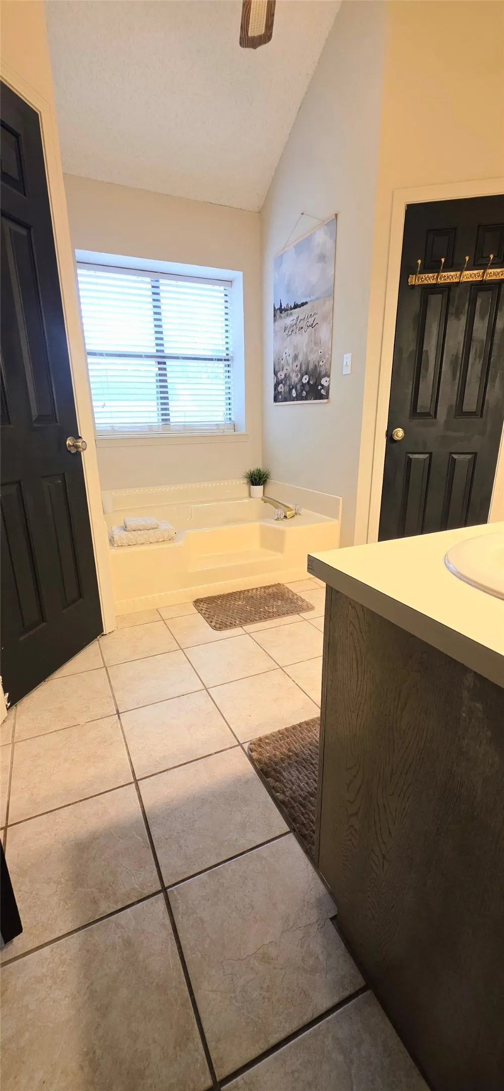 Single Family Residence For Sale in Titus County , 1806 Hogan Lane, Mt Pleasant, Texas 75455, 3 Bedrooms, 2 Bathrooms, 2 Garage spaces, 2,132 Sqft, built in 1988, Preowned, Price $319,000, mls#21197258, Real Estate Agent in Mt Pleasant, Homes For Sale in Titus county, Homes For Sale in Mt Pleasant, Realtor in Mt Pleasant Texas, Real Estate Brokerage Independent Realty Texas, Luminita Cordes Realtor