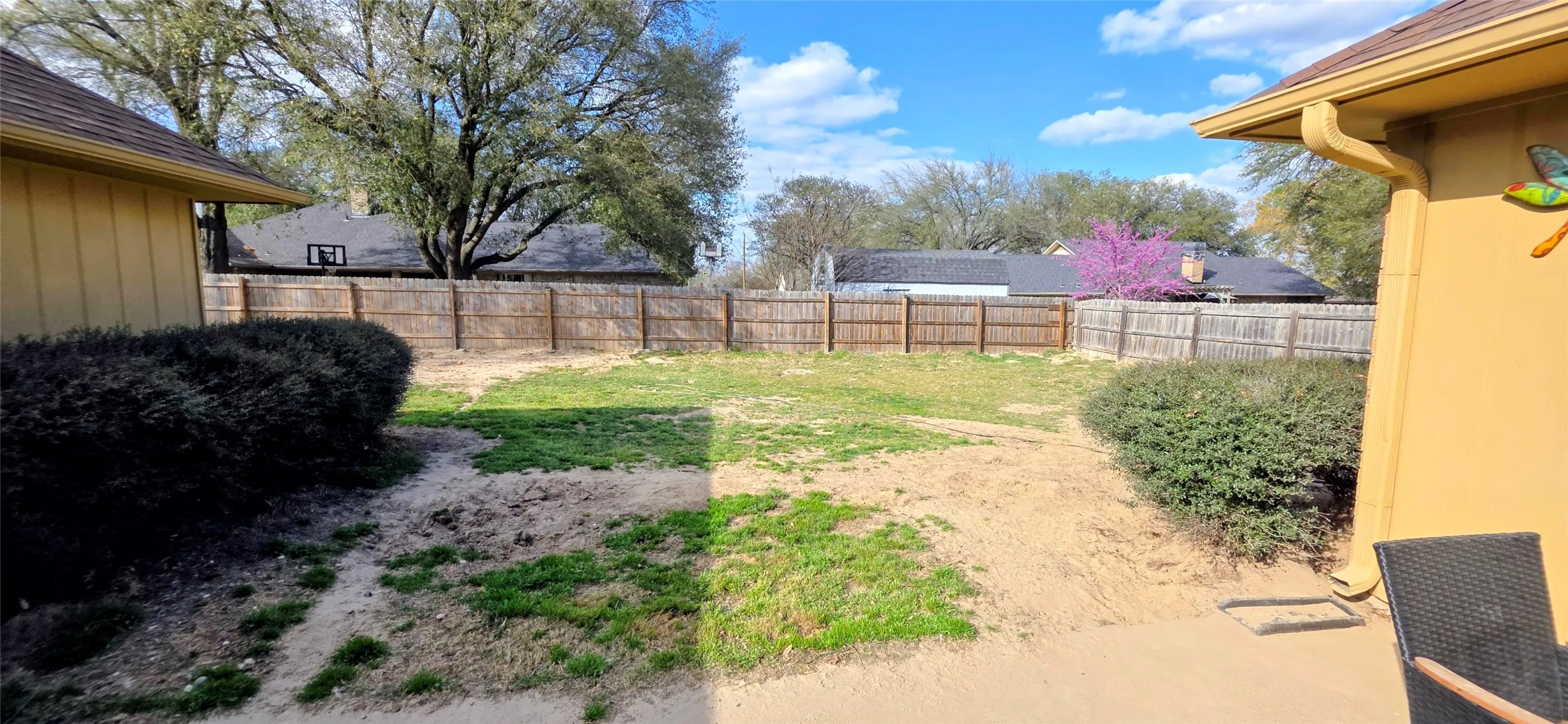 Single Family Residence For Sale in Titus County , 1806 Hogan Lane, Mt Pleasant, Texas 75455, 3 Bedrooms, 2 Bathrooms, 2 Garage spaces, 2,132 Sqft, built in 1988, Preowned, Price $319,000, mls#21197258, Real Estate Agent in Mt Pleasant, Homes For Sale in Titus county, Homes For Sale in Mt Pleasant, Realtor in Mt Pleasant Texas, Real Estate Brokerage Independent Realty Texas, Luminita Cordes Realtor