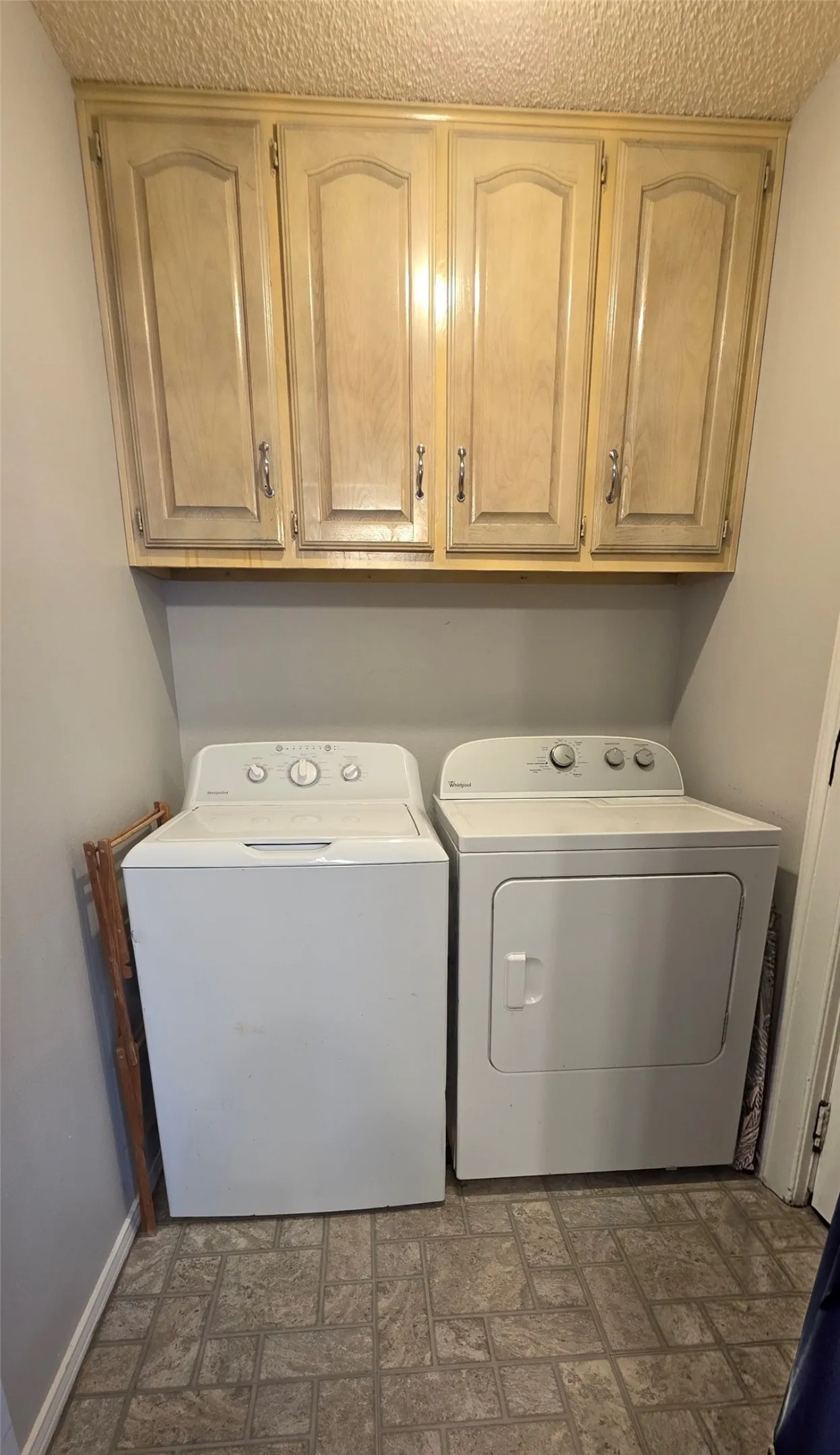 Single Family Residence For Sale in Titus County , 1806 Hogan Lane, Mt Pleasant, Texas 75455, 3 Bedrooms, 2 Bathrooms, 2 Garage spaces, 2,132 Sqft, built in 1988, Preowned, Price $319,000, mls#21197258, Real Estate Agent in Mt Pleasant, Homes For Sale in Titus county, Homes For Sale in Mt Pleasant, Realtor in Mt Pleasant Texas, Real Estate Brokerage Independent Realty Texas, Luminita Cordes Realtor
