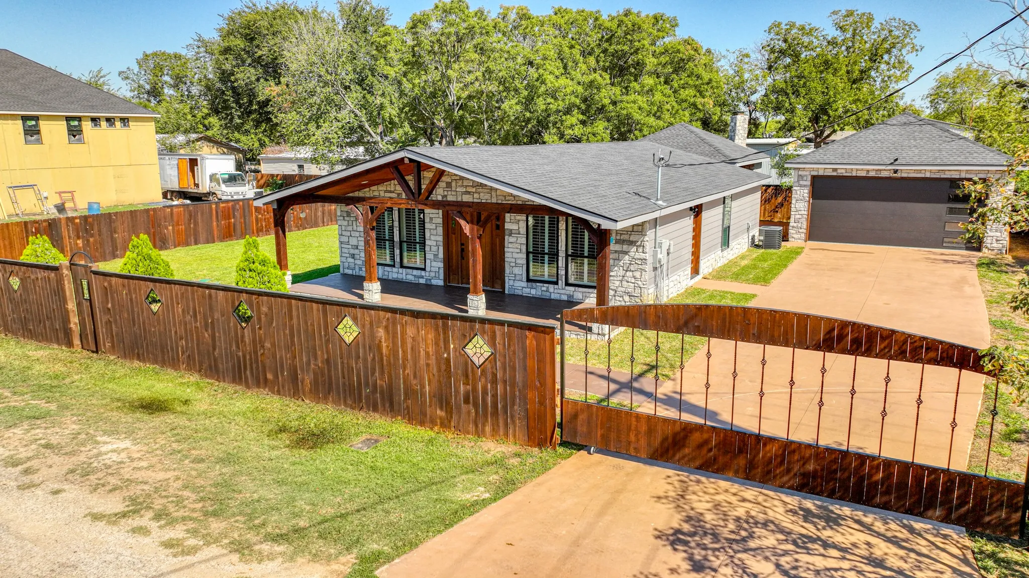 Single Family Residence For Sale in Palo Pinto County , 114 Mulberry, Possum Kingdom Lake, Texas 76449, 3 Bedroom, 2 Bathroom, 2 Garage spaces, 1,200 Sqft, built in 2022, mls#21194403, Real Estate Agent in Possum Kingdom Lake, Homes For Sale in Palo Pinto county, Homes For Sale in Possum Kingdom Lake, Realtor in Possum Kingdom Lake Texas, Real Estate Brokerage Independent Realty Texas, Luminita Cordes Realtor