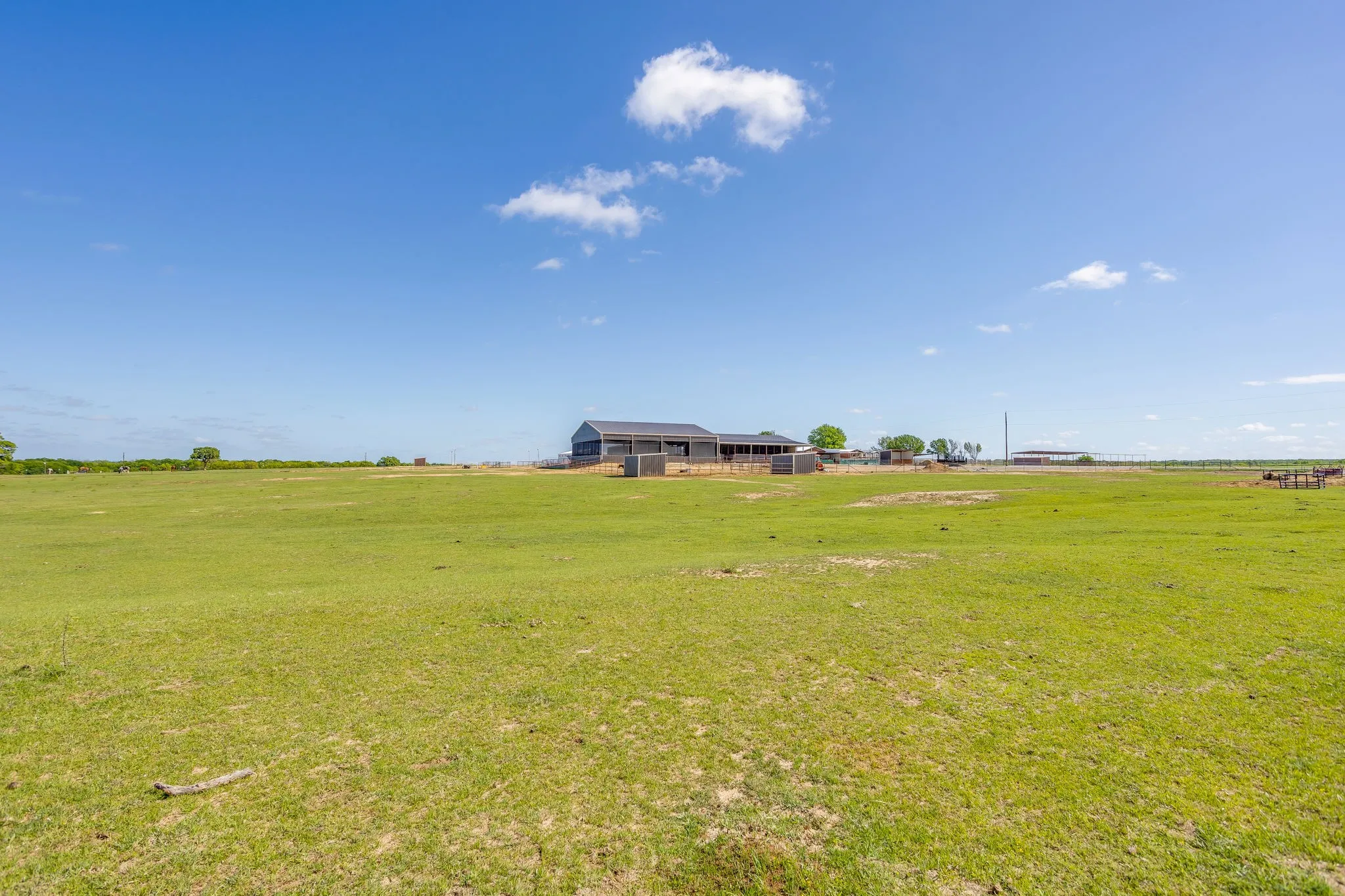 Farm For Sale in Wise County , 3678 County Road 3655, Bridgeport, Texas 76426, 5 Bedroom, 3 Bathroom, Garage spaces, 2,432 Sqft, built in 2024, Preowned, Price $1,750,000, mls#21192148, Real Estate Agent in Bridgeport, Homes For Sale in Wise county, Homes For Sale in Bridgeport, Realtor in Bridgeport Texas, Real Estate Brokerage Independent Realty Texas, Luminita Cordes Realtor