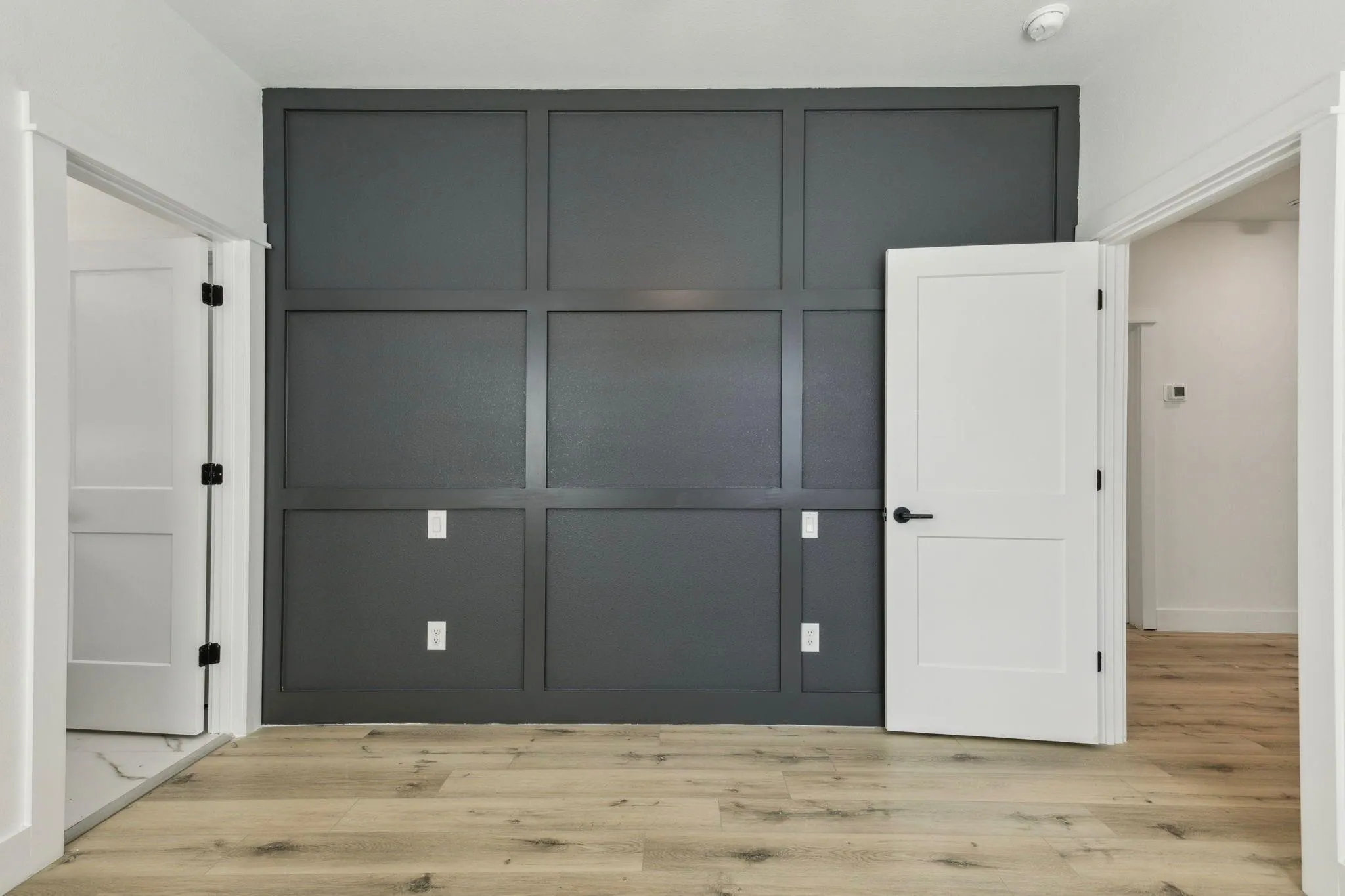 Duplex For Rent in Dallas County , 521 N Denley Drive, Dallas, Texas 75203, 3 Bedroom, 3 Bathroom, Garage spaces, 1,387 Sqft, built in 2025, Preowned, mls#21196551, Real Estate Agent in Dallas, Homes For Rent in Dallas county, Homes For Rent in Dallas, Realtor in Dallas Texas, Real Estate Brokerage Independent Realty Texas, Luminita Cordes Realtor