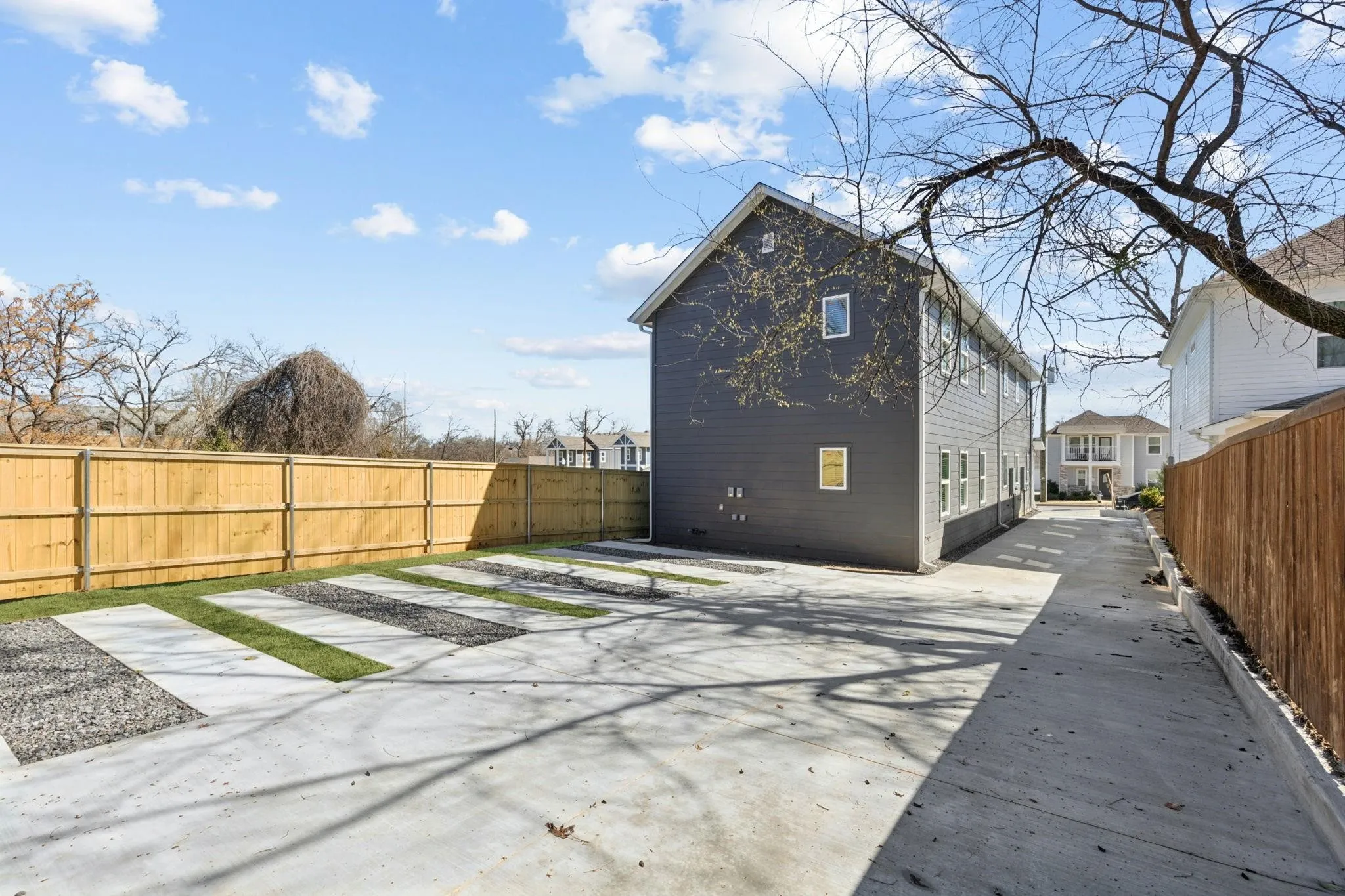 Duplex For Rent in Dallas County , 521 N Denley Drive, Dallas, Texas 75203, 3 Bedroom, 3 Bathroom, Garage spaces, 1,387 Sqft, built in 2025, Preowned, mls#21196551, Real Estate Agent in Dallas, Homes For Rent in Dallas county, Homes For Rent in Dallas, Realtor in Dallas Texas, Real Estate Brokerage Independent Realty Texas, Luminita Cordes Realtor