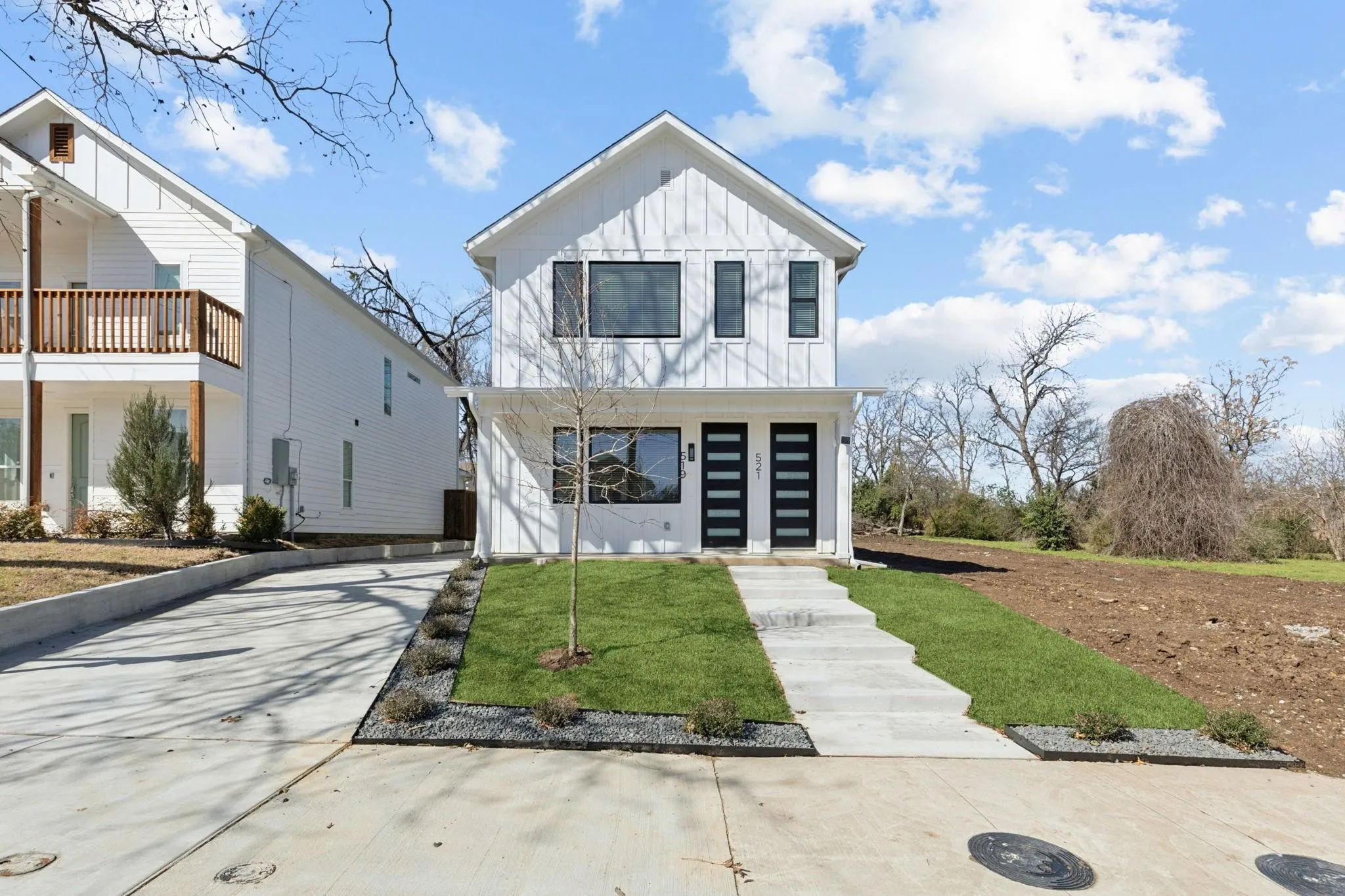 Duplex For Rent in Dallas County , 521 N Denley Drive, Dallas, Texas 75203, 3 Bedroom, 3 Bathroom, Garage spaces, 1,387 Sqft, built in 2025, Preowned, mls#21196551, Real Estate Agent in Dallas, Homes For Rent in Dallas county, Homes For Rent in Dallas, Realtor in Dallas Texas, Real Estate Brokerage Independent Realty Texas, Luminita Cordes Realtor