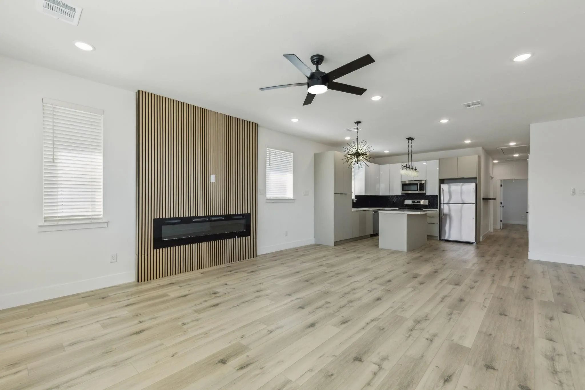 Duplex For Rent in Dallas County , 521 N Denley Drive, Dallas, Texas 75203, 3 Bedroom, 3 Bathroom, Garage spaces, 1,387 Sqft, built in 2025, Preowned, mls#21196551, Real Estate Agent in Dallas, Homes For Rent in Dallas county, Homes For Rent in Dallas, Realtor in Dallas Texas, Real Estate Brokerage Independent Realty Texas, Luminita Cordes Realtor
