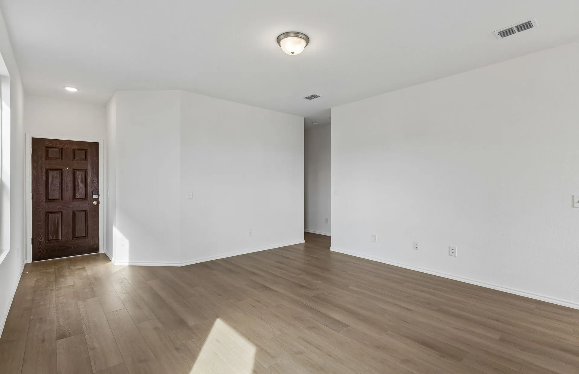 Spacious living room