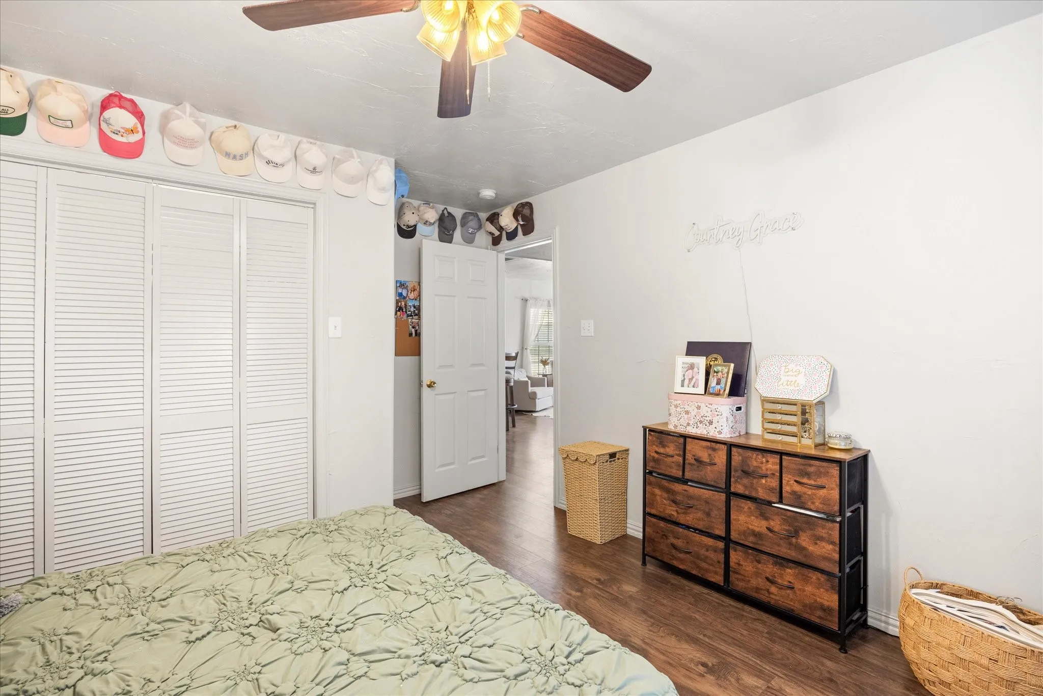 Single Family Residence For Sale in Erath County , 507 E Clifton Street, Stephenville, Texas 76401, 3 Bedroom, 2 Bathroom, Garage spaces, 1,189 Sqft, built in 1940, Preowned, mls#21197399, Real Estate Agent in Stephenville, Homes For Sale in Erath county, Homes For Sale in Stephenville, Realtor in Stephenville Texas, Real Estate Brokerage Independent Realty Texas, Luminita Cordes Realtor