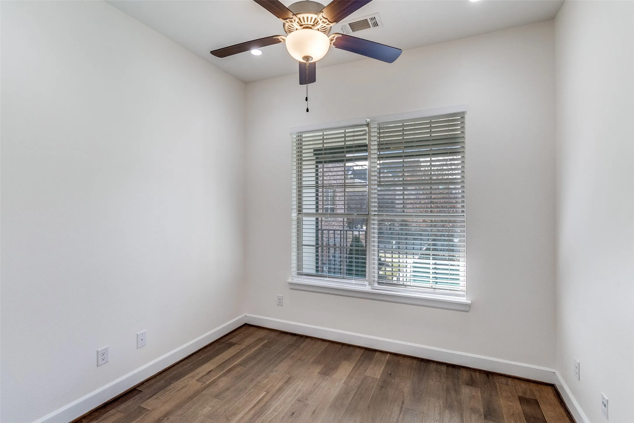 Condominium For Sale in Dallas County , 5015 Meridian Lane 1102, Addison, Texas 75001, 3 Bedroom, 3 Bathroom, 2 Garage spaces, 1,635 Sqft, built in 2016, mls#21197641, Real Estate Agent in Addison, Homes For Sale in Dallas county, Homes For Sale in Addison, Realtor in Addison Texas, Real Estate Brokerage Independent Realty Texas, Luminita Cordes Realtor