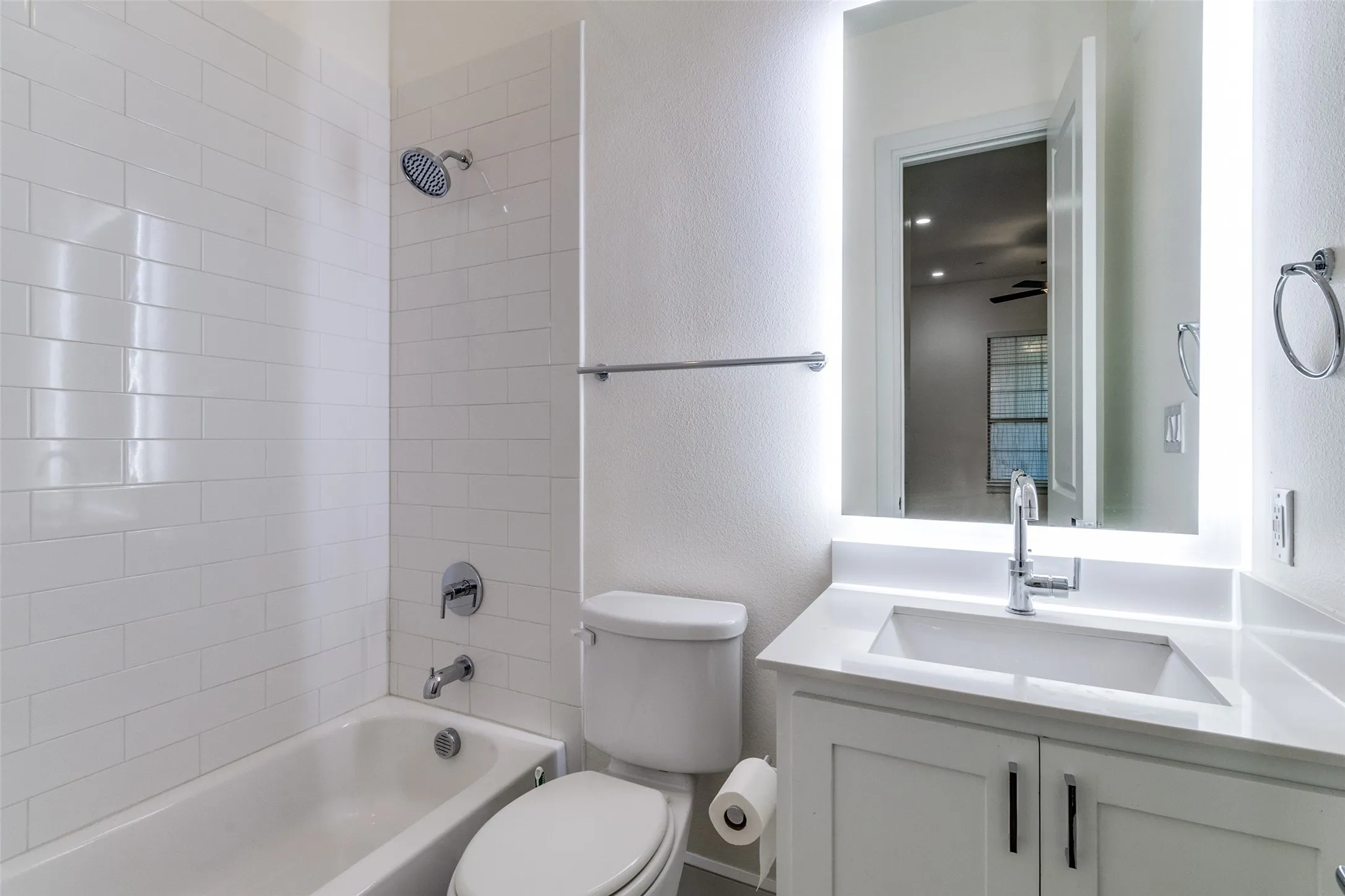 Condominium For Sale in Dallas County , 5015 Meridian Lane 1102, Addison, Texas 75001, 3 Bedroom, 3 Bathroom, 2 Garage spaces, 1,635 Sqft, built in 2016, mls#21197641, Real Estate Agent in Addison, Homes For Sale in Dallas county, Homes For Sale in Addison, Realtor in Addison Texas, Real Estate Brokerage Independent Realty Texas, Luminita Cordes Realtor