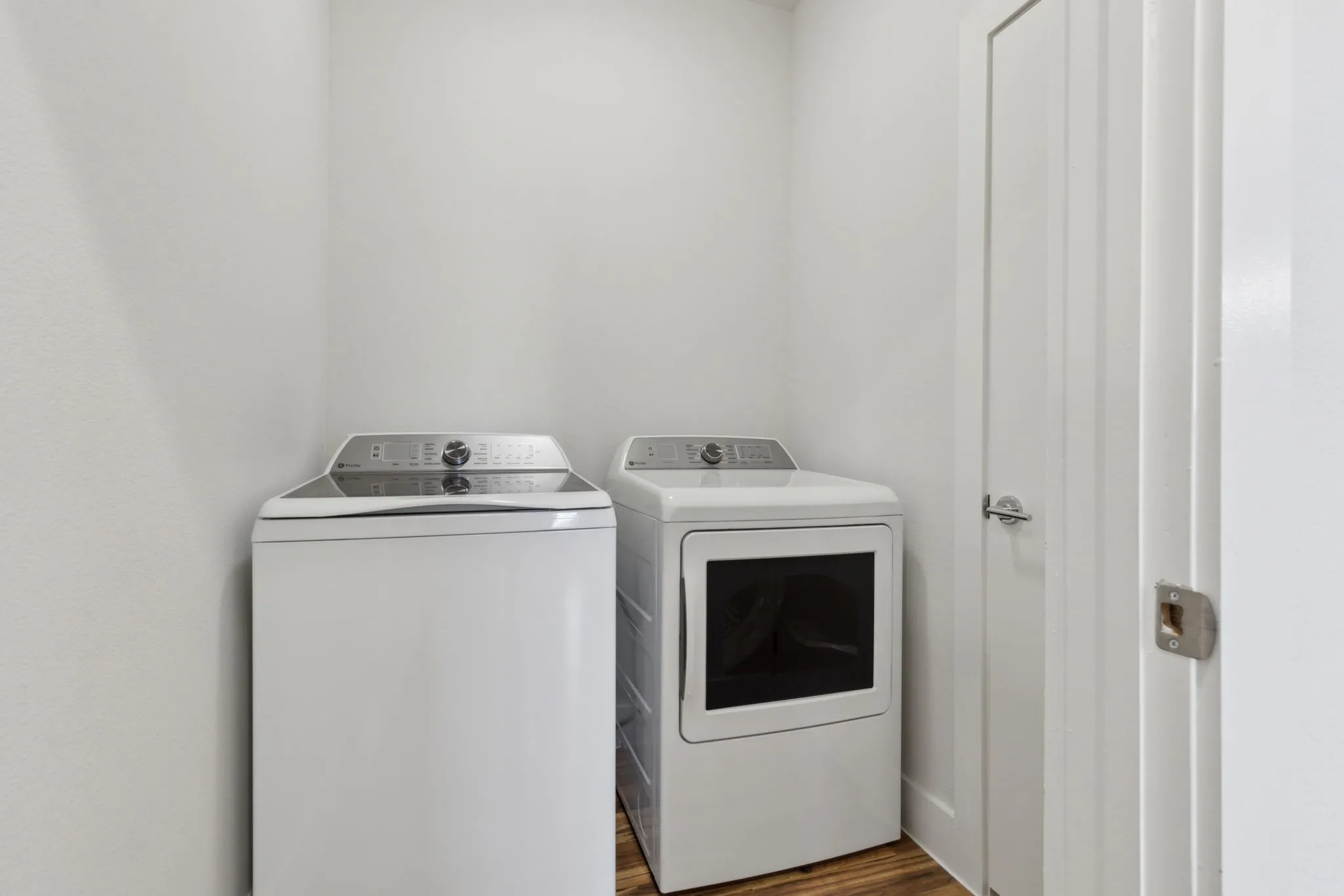 Apartment For Rent in Dallas County , 2990 Reagan Street, Dallas, Texas 75219, 1 Bedroom, 1 Bathroom, Garage spaces, 750 Sqft, built in 2025, New Construction - Complete, Price $1,700, mls#21197597, Real Estate Agent in Dallas, Homes For Rent in Dallas county, Homes For Rent in Dallas, Realtor in Dallas Texas, Real Estate Brokerage Independent Realty Texas, Luminita Cordes Realtor