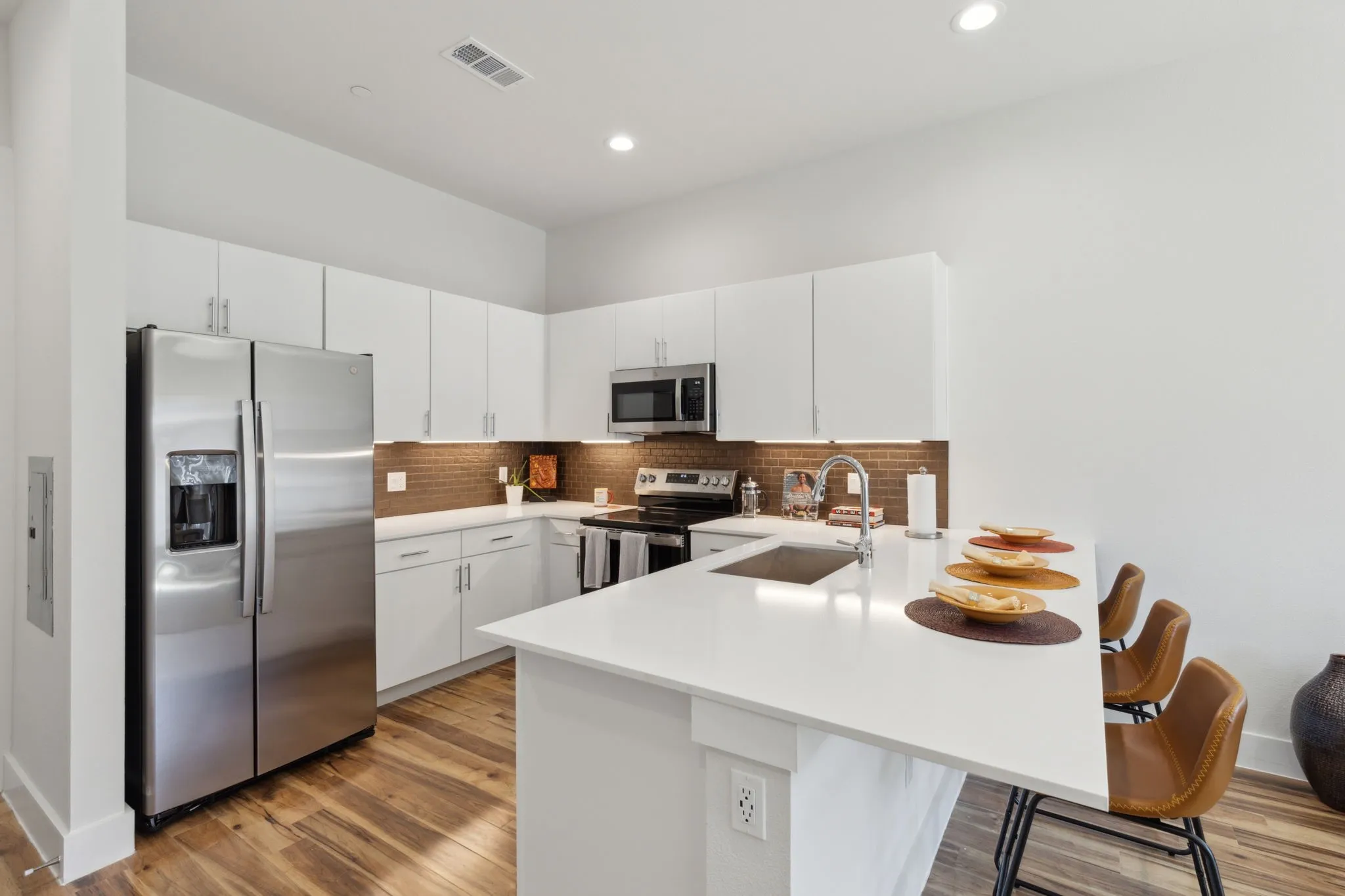 Apartment For Rent in Dallas County , 2990 Reagan Street, Dallas, Texas 75219, 1 Bedroom, 1 Bathroom, Garage spaces, 750 Sqft, built in 2025, New Construction - Complete, Price $1,700, mls#21197597, Real Estate Agent in Dallas, Homes For Rent in Dallas county, Homes For Rent in Dallas, Realtor in Dallas Texas, Real Estate Brokerage Independent Realty Texas, Luminita Cordes Realtor