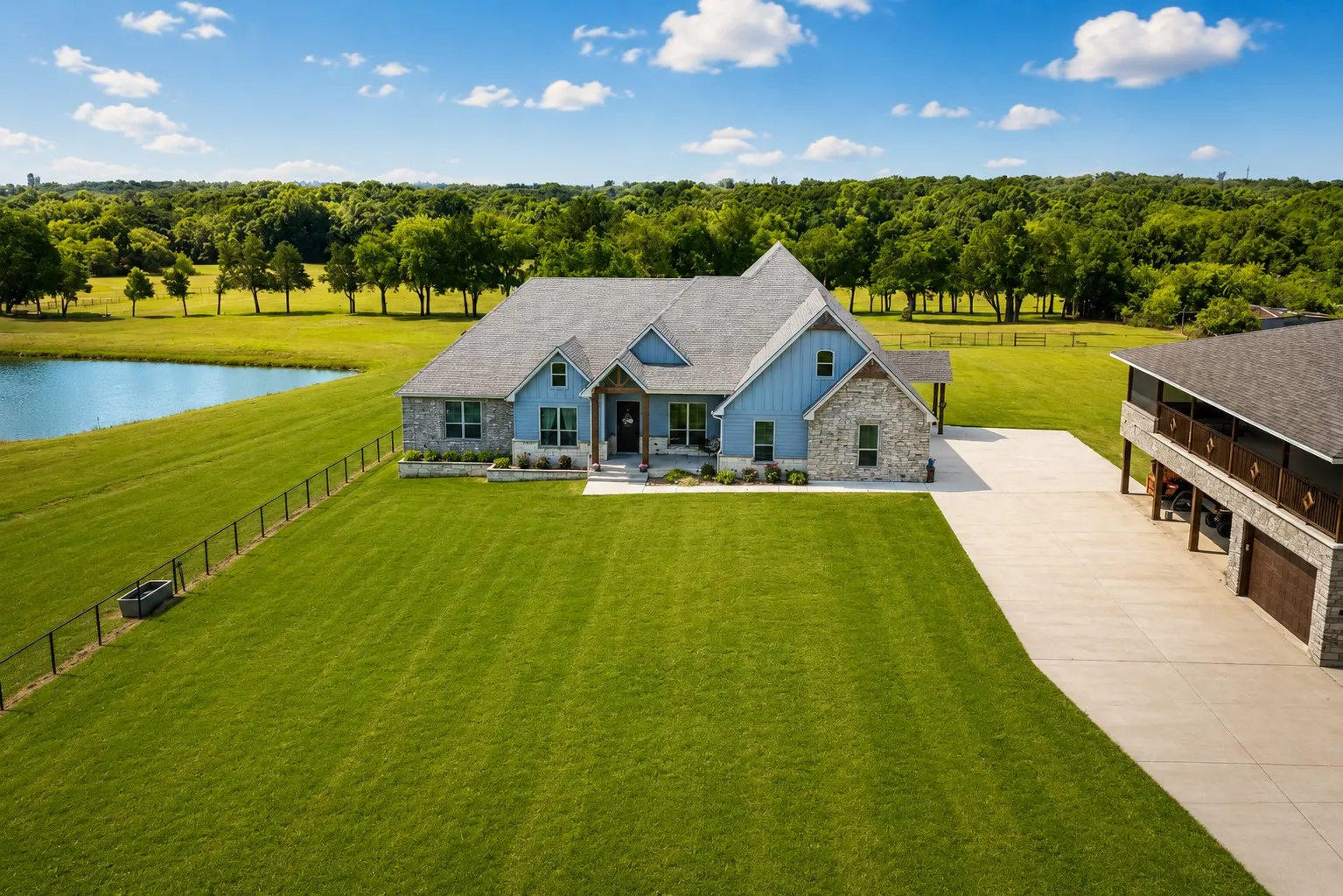 Single Family Residence For Sale in Grayson County , 790 Bones Chapel Road, Whitesboro, Texas 76273, 5 Bedroom, 5 Bathroom, 2 Garage spaces, 7,483 Sqft, built in 2023, Preowned, mls#21196520, Real Estate Agent in Whitesboro, Homes For Sale in Grayson county, Homes For Sale in Whitesboro, Realtor in Whitesboro Texas, Real Estate Brokerage Independent Realty Texas, Luminita Cordes Realtor