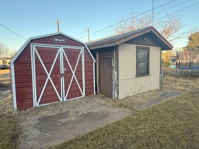 Single Family Residence For Sale in Hood County , 808 Flamingo Road, Granbury, Texas 76049, 2 Bedroom, 2 Bathroom, 1 Garage spaces, 1,997 Sqft, built in 1985, Price $134,500, mls#21197733, Real Estate Agent in Granbury, Homes For Sale in Hood county, Homes For Sale in Granbury, Realtor in Granbury Texas, Real Estate Brokerage Independent Realty Texas, Luminita Cordes Realtor