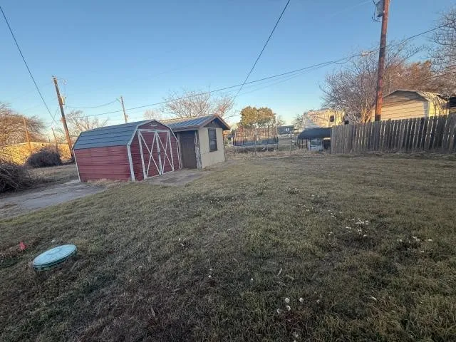 Single Family Residence For Sale in Hood County , 808 Flamingo Road, Granbury, Texas 76049, 2 Bedroom, 2 Bathroom, 1 Garage spaces, 1,997 Sqft, built in 1985, Price $134,500, mls#21197733, Real Estate Agent in Granbury, Homes For Sale in Hood county, Homes For Sale in Granbury, Realtor in Granbury Texas, Real Estate Brokerage Independent Realty Texas, Luminita Cordes Realtor