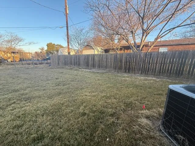 Single Family Residence For Sale in Hood County , 808 Flamingo Road, Granbury, Texas 76049, 2 Bedroom, 2 Bathroom, 1 Garage spaces, 1,997 Sqft, built in 1985, Price $134,500, mls#21197733, Real Estate Agent in Granbury, Homes For Sale in Hood county, Homes For Sale in Granbury, Realtor in Granbury Texas, Real Estate Brokerage Independent Realty Texas, Luminita Cordes Realtor