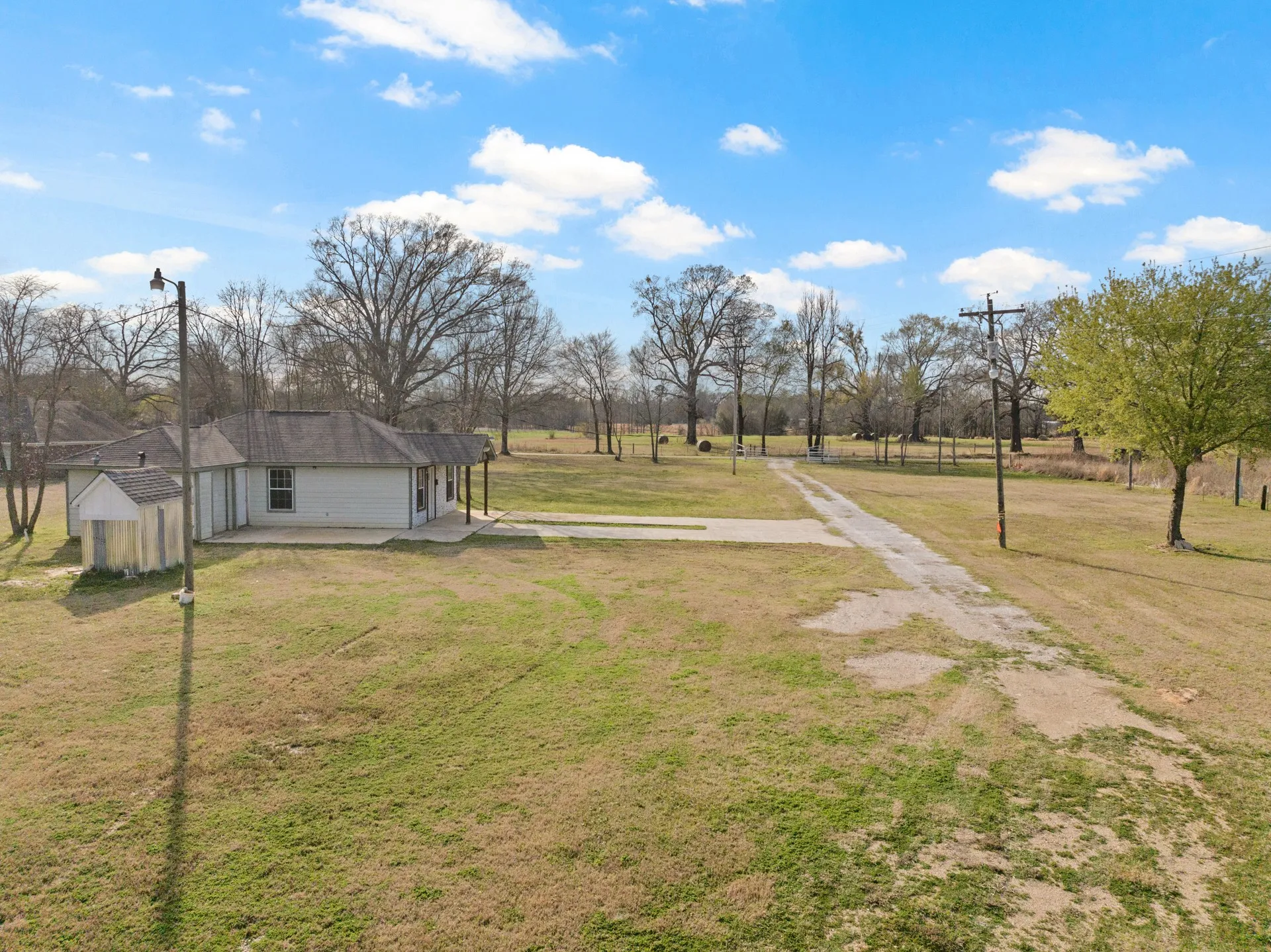Single Family Residence For Sale in Titus County , 338 N County Road 3010, Mt Pleasant, Texas 75455, 3 Bedrooms, 2 Bathrooms, Garage spaces, 994 Sqft, built in 2020, Price $276,000, mls#21197738, Real Estate Agent in Mt Pleasant, Homes For Sale in Titus county, Homes For Sale in Mt Pleasant, Realtor in Mt Pleasant Texas, Real Estate Brokerage Independent Realty Texas, Luminita Cordes Realtor