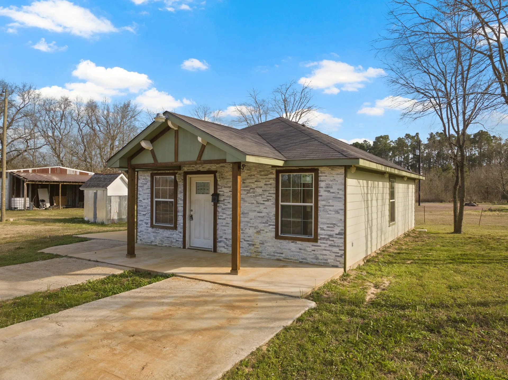 Single Family Residence For Sale in Titus County , 338 N County Road 3010, Mt Pleasant, Texas 75455, 3 Bedrooms, 2 Bathrooms, Garage spaces, 994 Sqft, built in 2020, Price $276,000, mls#21197738, Real Estate Agent in Mt Pleasant, Homes For Sale in Titus county, Homes For Sale in Mt Pleasant, Realtor in Mt Pleasant Texas, Real Estate Brokerage Independent Realty Texas, Luminita Cordes Realtor