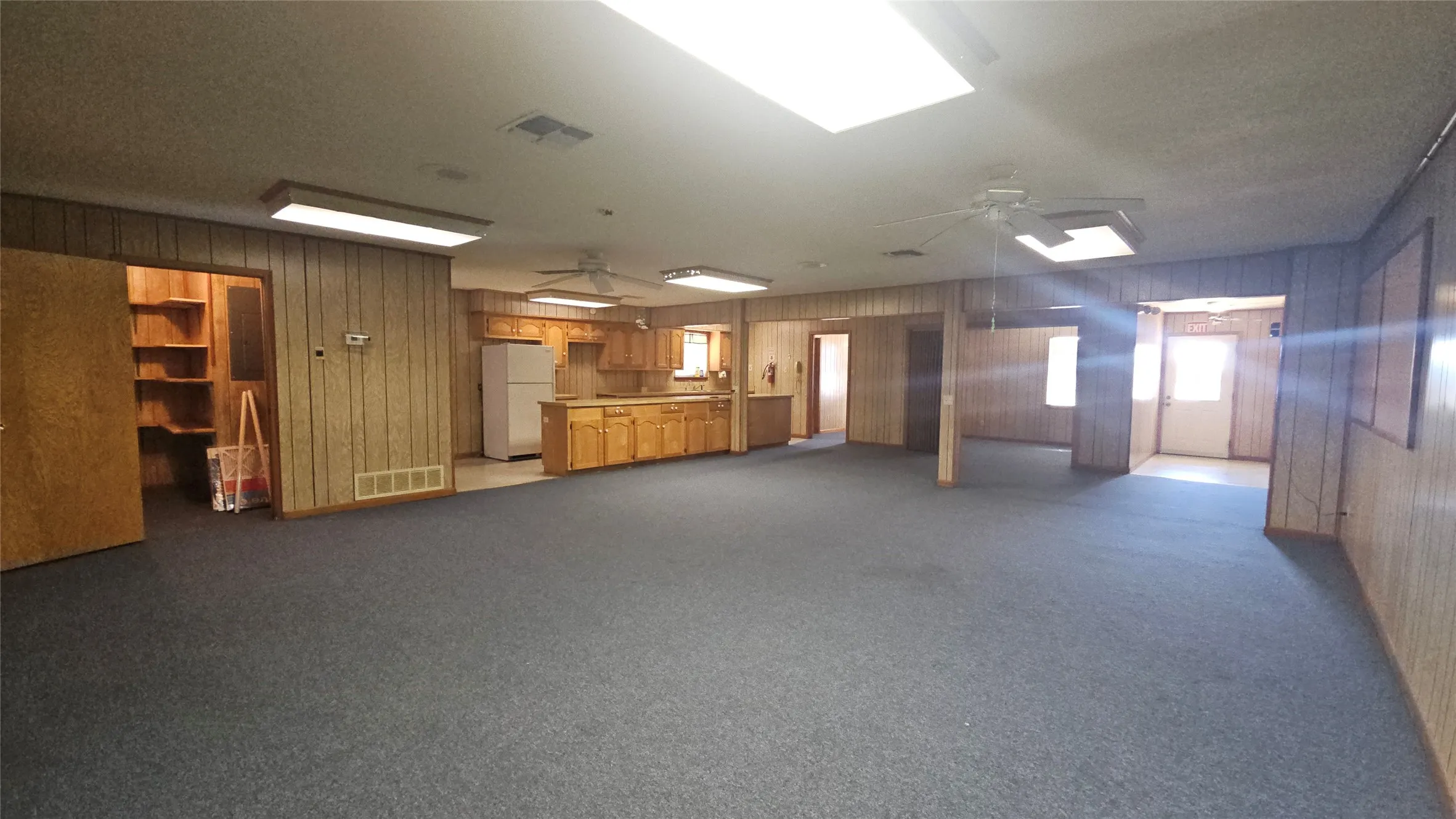 Business For Sale in Henderson County , 1215 W Cedar Creek Parkway, Kemp, Texas 75143, 0, 0, Garage spaces, 0 Sqft, built in 1995, Preowned, Price $270,000, mls#21197759, Real Estate Agent in Kemp, Homes For Sale in Henderson county, Homes For Sale in Kemp, Realtor in Kemp Texas, Real Estate Brokerage Independent Realty Texas, Luminita Cordes Realtor