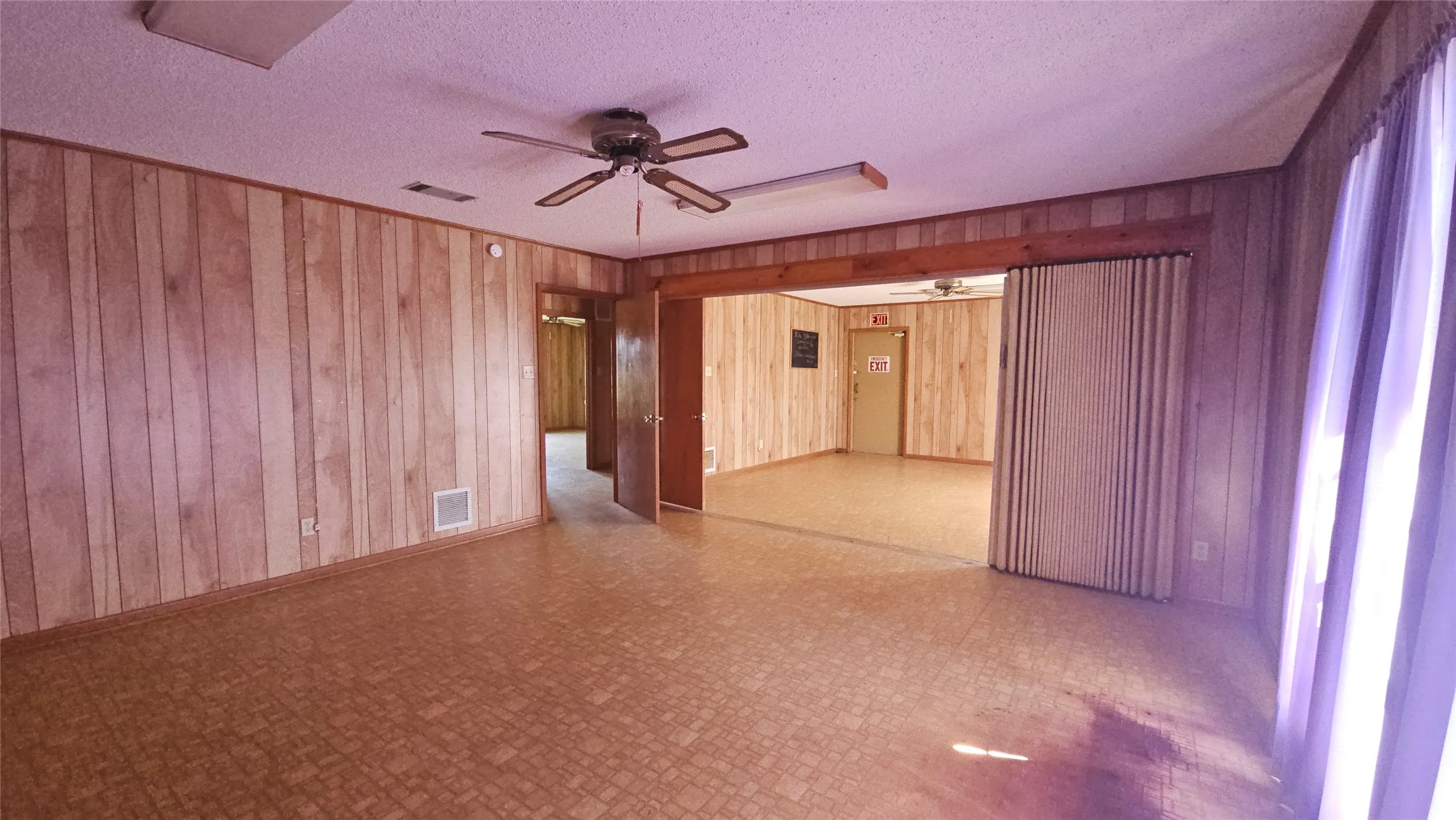 Business For Sale in Henderson County , 1215 W Cedar Creek Parkway, Kemp, Texas 75143, 0, 0, Garage spaces, 0 Sqft, built in 1995, Preowned, Price $270,000, mls#21197759, Real Estate Agent in Kemp, Homes For Sale in Henderson county, Homes For Sale in Kemp, Realtor in Kemp Texas, Real Estate Brokerage Independent Realty Texas, Luminita Cordes Realtor