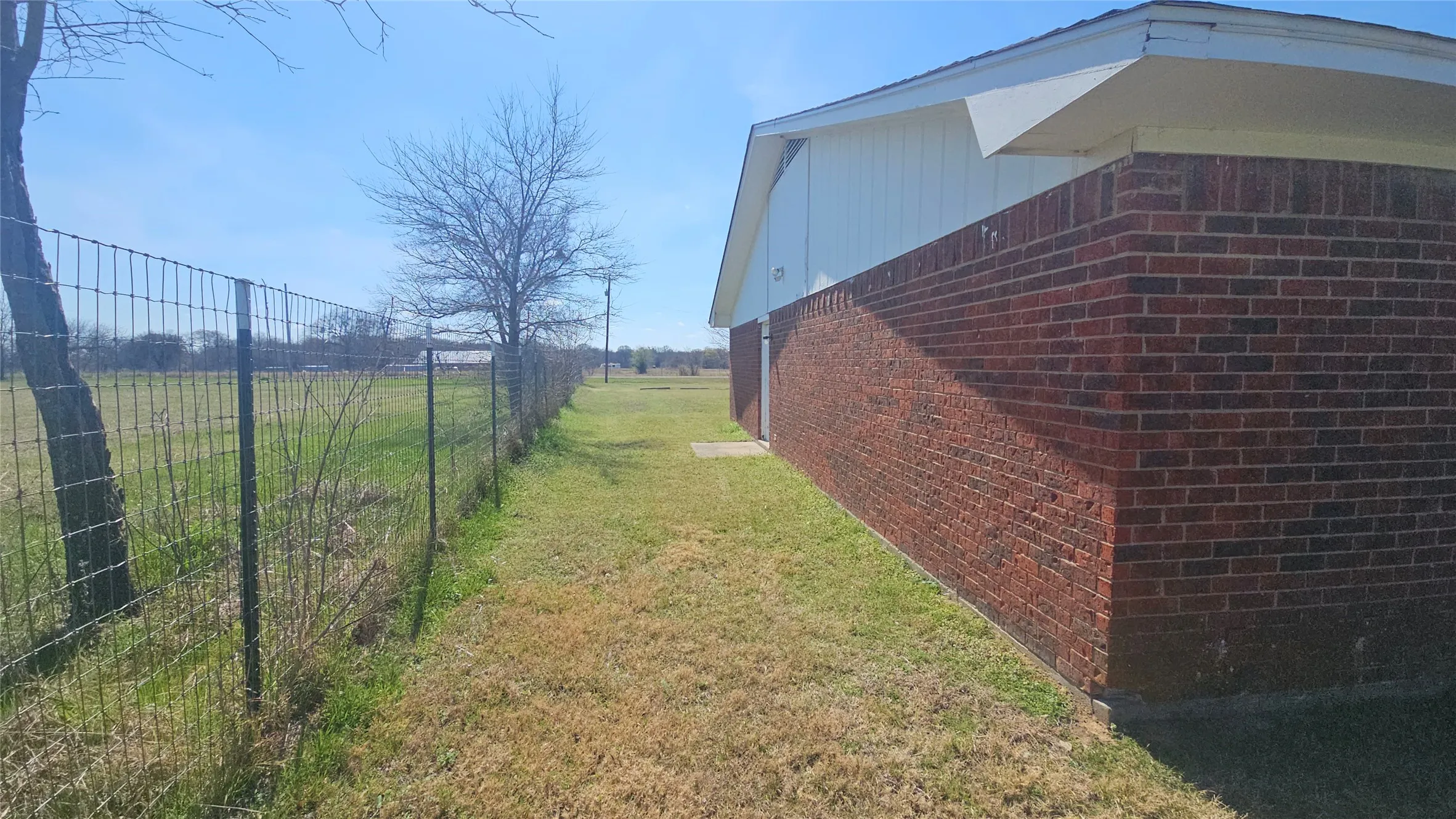 Business For Sale in Henderson County , 1215 W Cedar Creek Parkway, Kemp, Texas 75143, 0, 0, Garage spaces, 0 Sqft, built in 1995, Preowned, Price $270,000, mls#21197759, Real Estate Agent in Kemp, Homes For Sale in Henderson county, Homes For Sale in Kemp, Realtor in Kemp Texas, Real Estate Brokerage Independent Realty Texas, Luminita Cordes Realtor