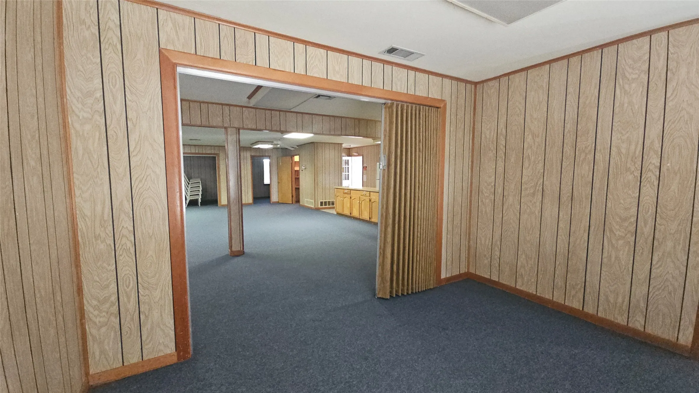 Business For Sale in Henderson County , 1215 W Cedar Creek Parkway, Kemp, Texas 75143, 0, 0, Garage spaces, 0 Sqft, built in 1995, Preowned, Price $270,000, mls#21197759, Real Estate Agent in Kemp, Homes For Sale in Henderson county, Homes For Sale in Kemp, Realtor in Kemp Texas, Real Estate Brokerage Independent Realty Texas, Luminita Cordes Realtor