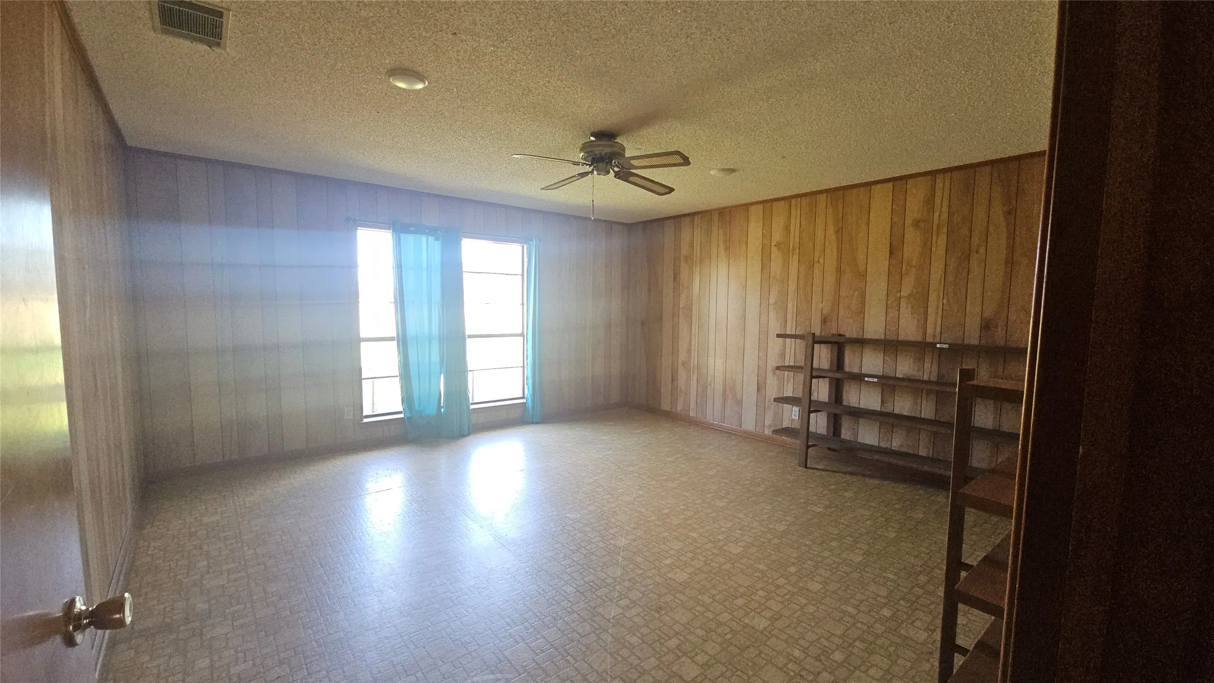Business For Sale in Henderson County , 1215 W Cedar Creek Parkway, Kemp, Texas 75143, 0, 0, Garage spaces, 0 Sqft, built in 1995, Preowned, Price $270,000, mls#21197759, Real Estate Agent in Kemp, Homes For Sale in Henderson county, Homes For Sale in Kemp, Realtor in Kemp Texas, Real Estate Brokerage Independent Realty Texas, Luminita Cordes Realtor