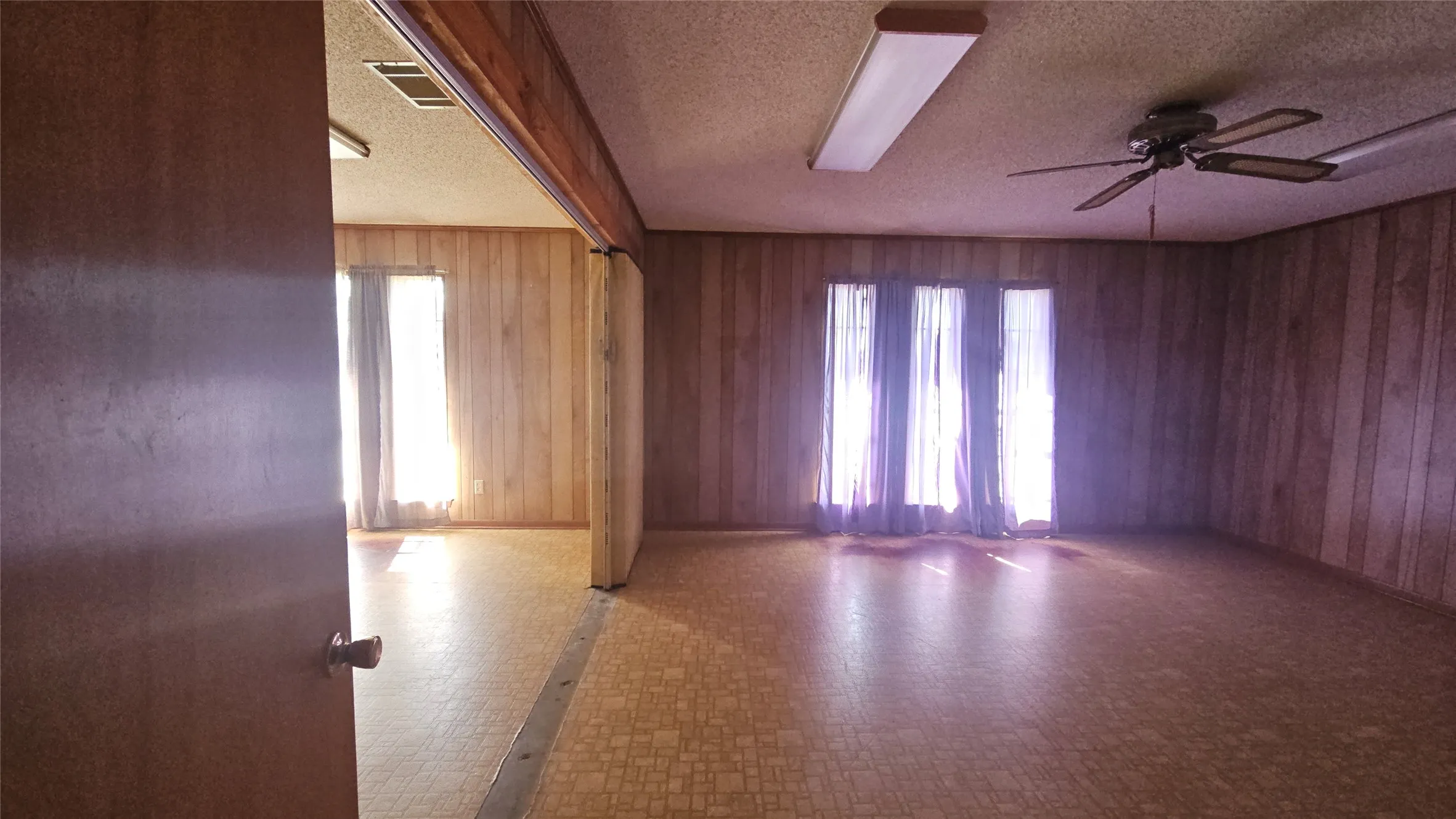Business For Sale in Henderson County , 1215 W Cedar Creek Parkway, Kemp, Texas 75143, 0, 0, Garage spaces, 0 Sqft, built in 1995, Preowned, Price $270,000, mls#21197759, Real Estate Agent in Kemp, Homes For Sale in Henderson county, Homes For Sale in Kemp, Realtor in Kemp Texas, Real Estate Brokerage Independent Realty Texas, Luminita Cordes Realtor