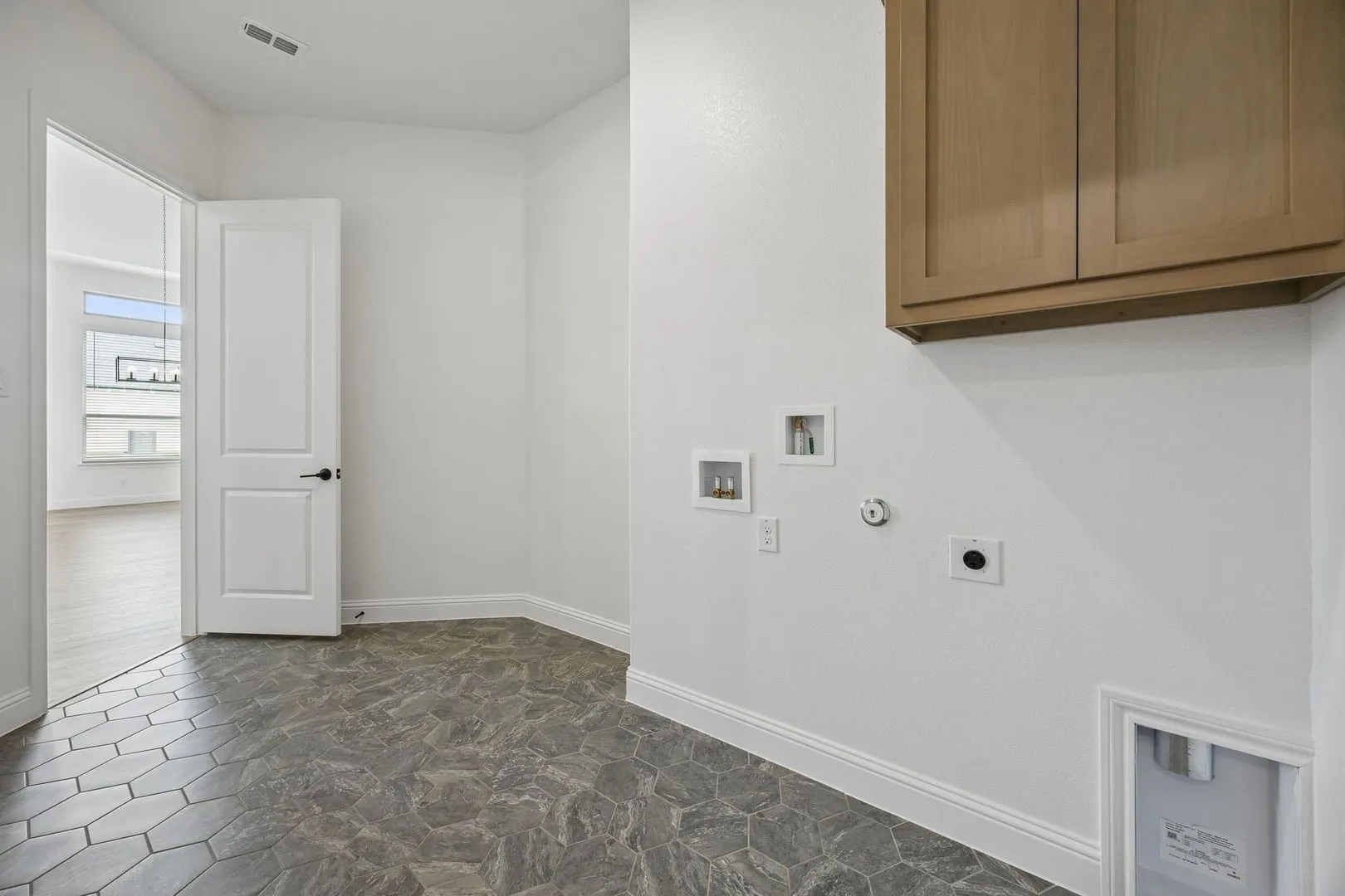 Single Family Residence For Sale in Johnson County , 5013 Valley View Drive, Joshua, Texas 76058, 4 Bedroom, 3 Bathroom, 2 Garage spaces, 2,734 Sqft, built in 2026, New Construction - Incomplete, mls#21197779, Real Estate Agent in Joshua, Homes For Sale in Johnson county, Homes For Sale in Joshua, Realtor in Joshua Texas, Real Estate Brokerage Independent Realty Texas, Luminita Cordes Realtor