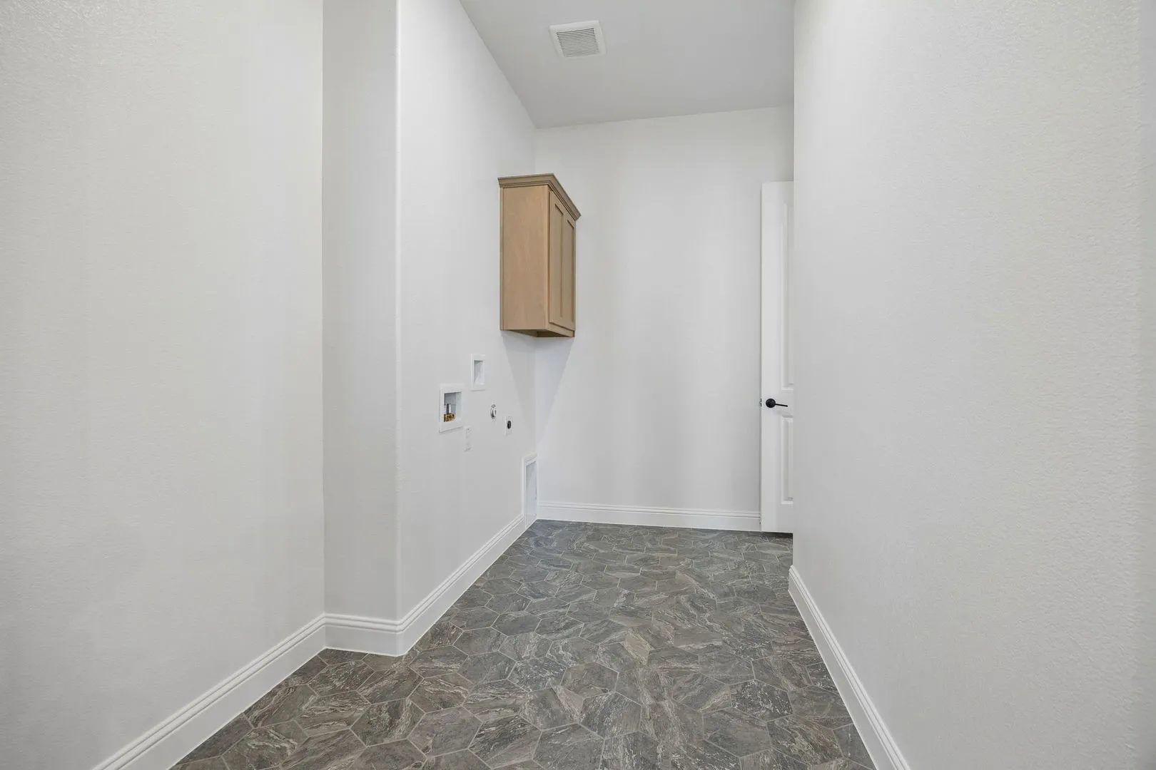 Single Family Residence For Sale in Johnson County , 5013 Valley View Drive, Joshua, Texas 76058, 4 Bedroom, 3 Bathroom, 2 Garage spaces, 2,734 Sqft, built in 2026, New Construction - Incomplete, mls#21197779, Real Estate Agent in Joshua, Homes For Sale in Johnson county, Homes For Sale in Joshua, Realtor in Joshua Texas, Real Estate Brokerage Independent Realty Texas, Luminita Cordes Realtor