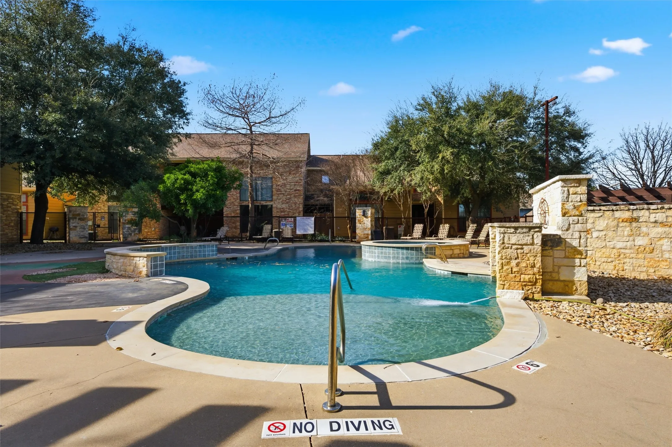 Condominium For Sale in Mc Lennan County , 2410 S 2nd Street 630, Waco, Texas 76706, 2 Bedroom, 3 Bathroom, 1 Garage spaces, 1,170 Sqft, built in 2006, mls#21196256, Real Estate Agent in Waco, Homes For Sale in Mc Lennan county, Homes For Sale in Waco, Realtor in Waco Texas, Real Estate Brokerage Independent Realty Texas, Luminita Cordes Realtor
