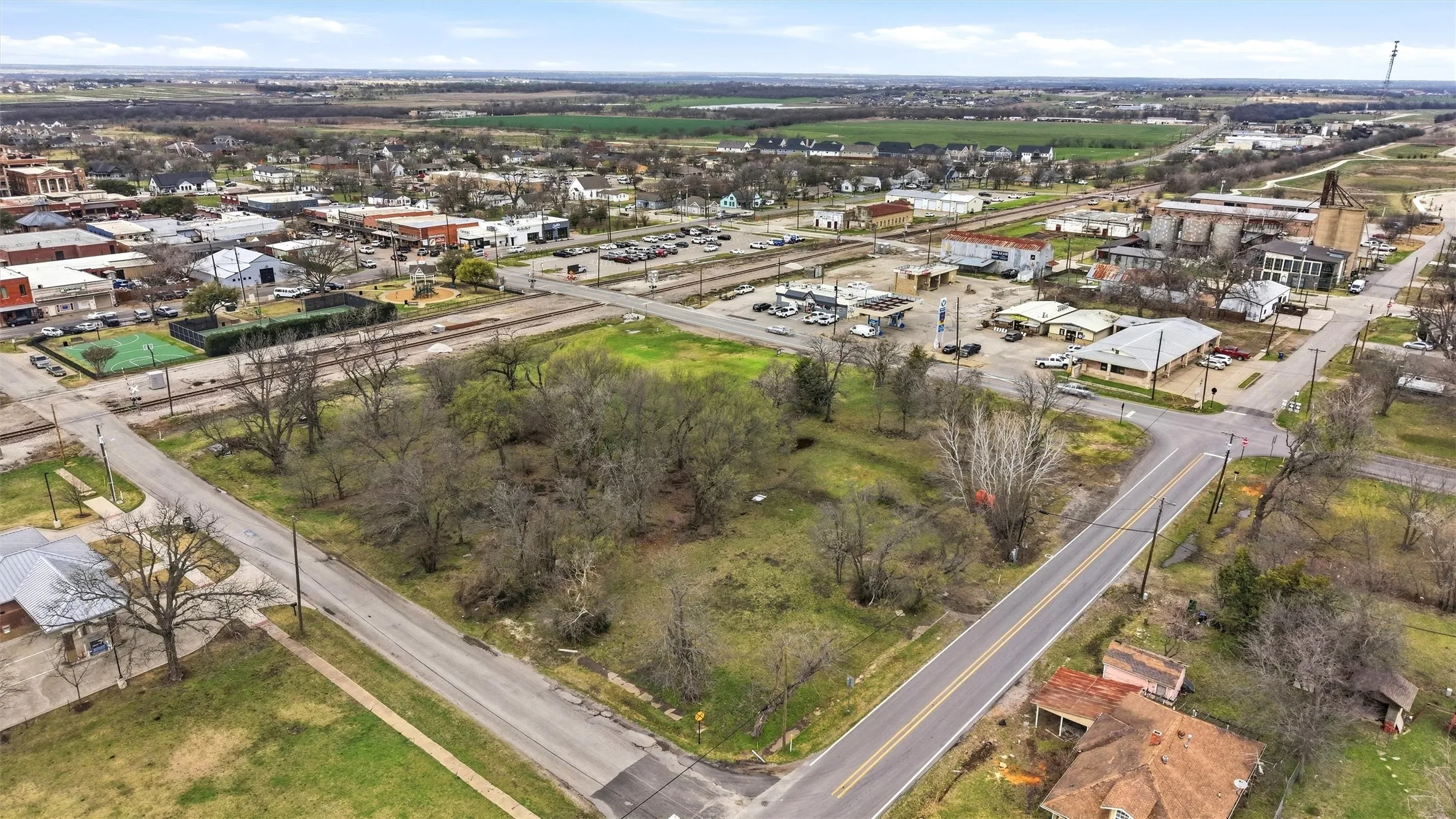 this corner site represents a rare opportunity to secure a presence in one of the fastest-growing cities in North Texas