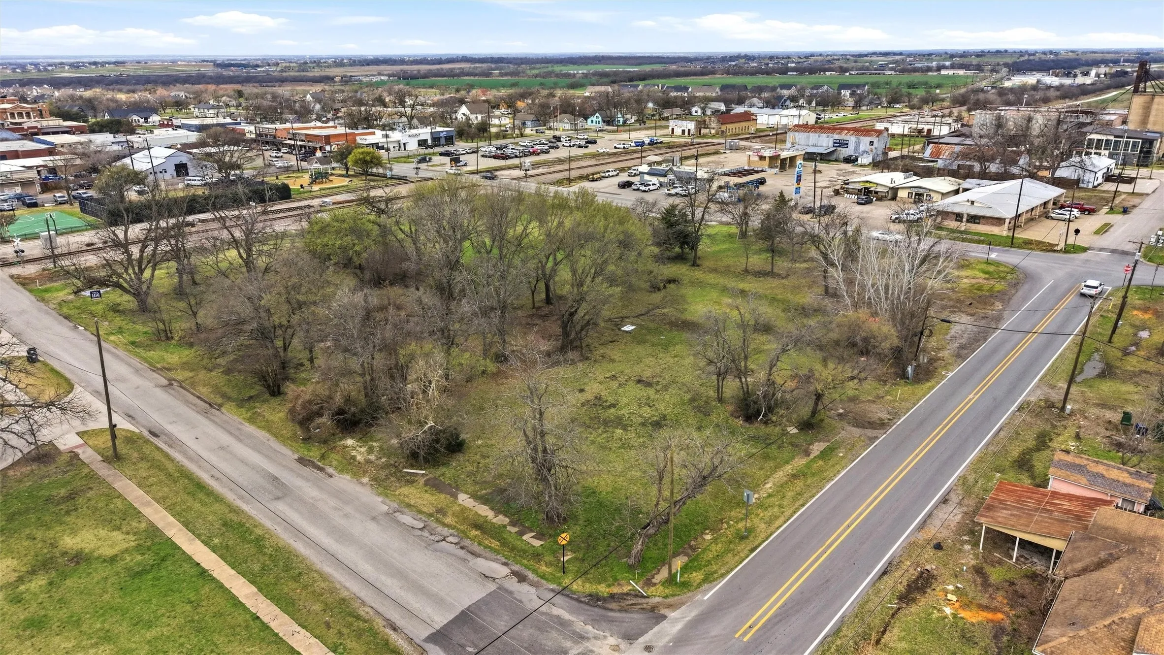 this corner site represents a rare opportunity to secure a presence in one of the fastest-growing cities in North Texas