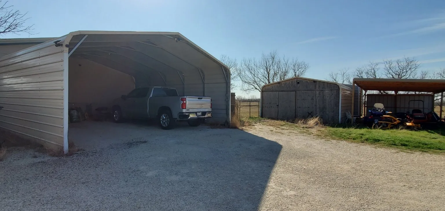 Mobile Home For Sale in Jones County , 20326 County Road 304, Abilene, Texas 79601, 3 Bedrooms, 2 Bathrooms, Garage spaces, 1,904 Sqft, built in 1999, Price $399,999, mls#21196844, Real Estate Agent in Abilene, Homes For Sale in Jones county, Homes For Sale in Abilene, Realtor in Abilene Texas, Real Estate Brokerage Independent Realty Texas, Luminita Cordes Realtor