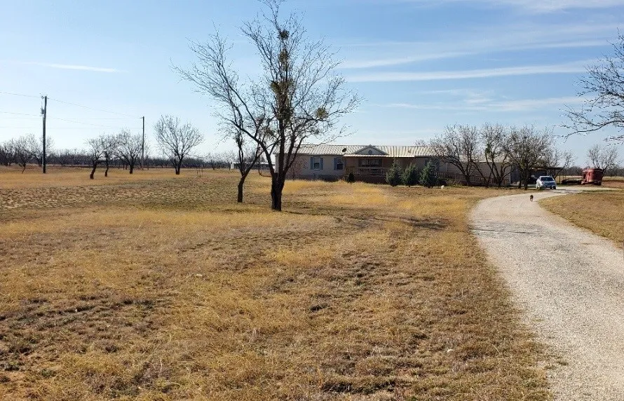 Long Driveway provides extra privacy