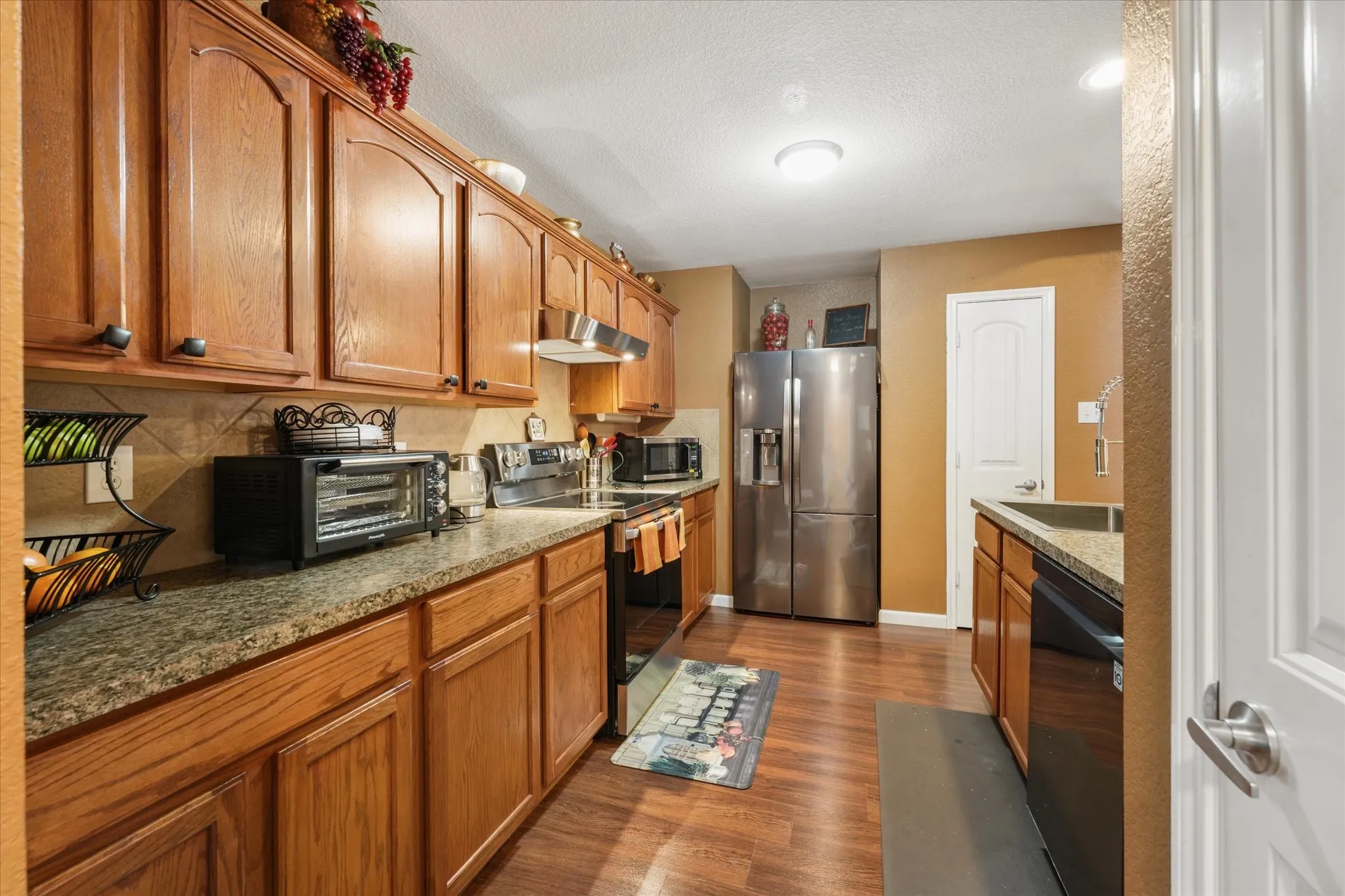 Single Family Residence For Sale in Kaufman County , 4008 Liberty Trail, Heartland, Texas 75126, 3 Bedroom, 3 Bathroom, 2 Garage spaces, 2,395 Sqft, built in 2006, mls#21197854, Real Estate Agent in Heartland, Homes For Sale in Kaufman county, Homes For Sale in Heartland, Realtor in Heartland Texas, Real Estate Brokerage Independent Realty Texas, Luminita Cordes Realtor