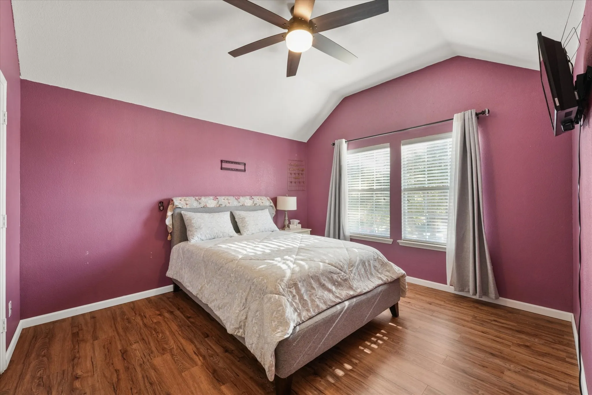 Single Family Residence For Sale in Kaufman County , 4008 Liberty Trail, Heartland, Texas 75126, 3 Bedroom, 3 Bathroom, 2 Garage spaces, 2,395 Sqft, built in 2006, mls#21197854, Real Estate Agent in Heartland, Homes For Sale in Kaufman county, Homes For Sale in Heartland, Realtor in Heartland Texas, Real Estate Brokerage Independent Realty Texas, Luminita Cordes Realtor