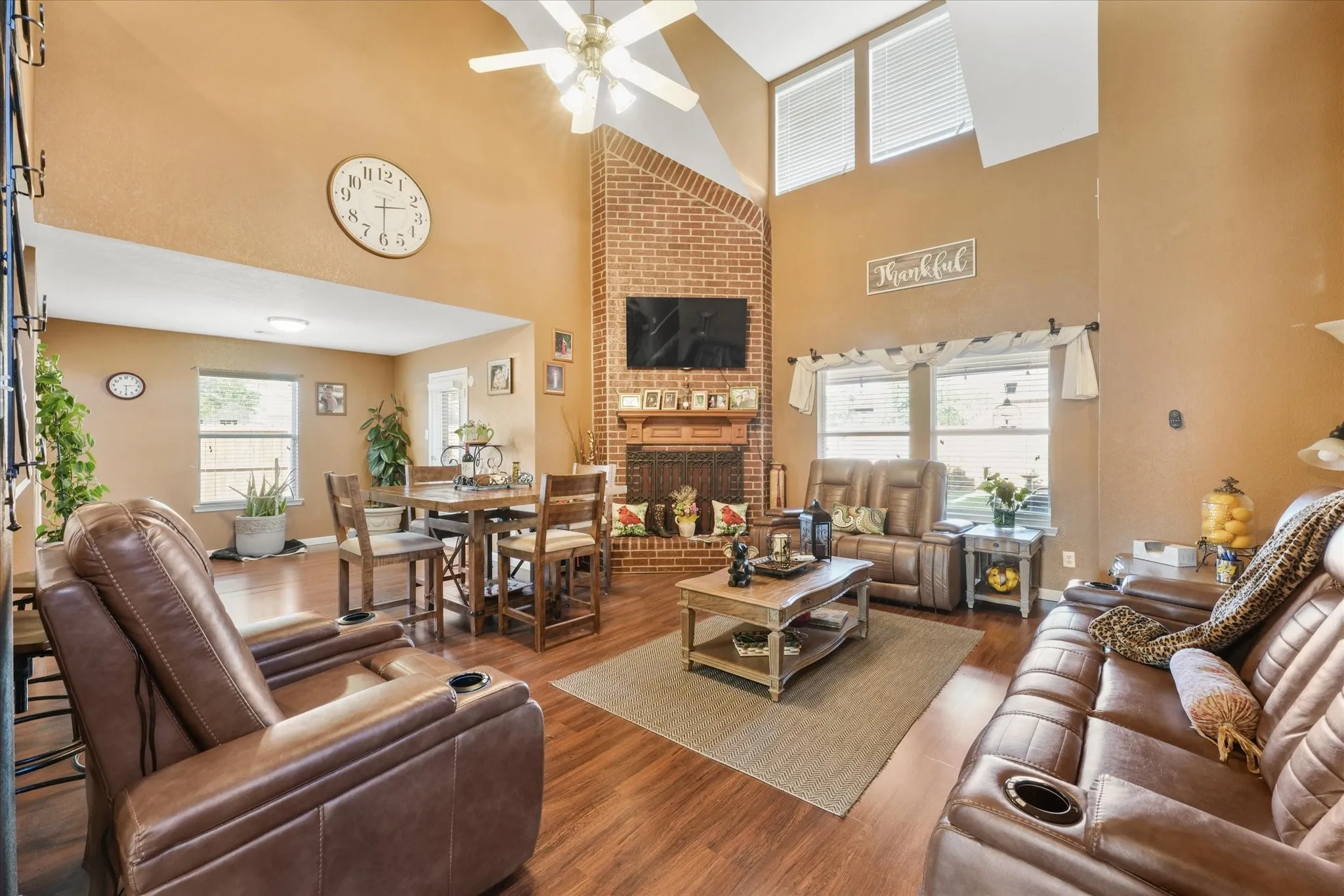 Single Family Residence For Sale in Kaufman County , 4008 Liberty Trail, Heartland, Texas 75126, 3 Bedroom, 3 Bathroom, 2 Garage spaces, 2,395 Sqft, built in 2006, mls#21197854, Real Estate Agent in Heartland, Homes For Sale in Kaufman county, Homes For Sale in Heartland, Realtor in Heartland Texas, Real Estate Brokerage Independent Realty Texas, Luminita Cordes Realtor