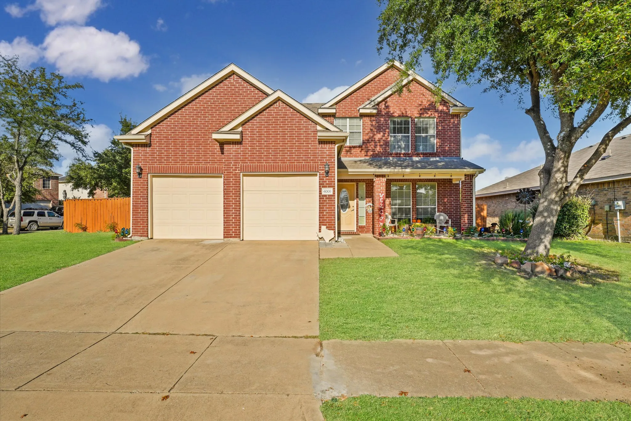 Single Family Residence For Sale in Kaufman County , 4008 Liberty Trail, Heartland, Texas 75126, 3 Bedroom, 3 Bathroom, 2 Garage spaces, 2,395 Sqft, built in 2006, mls#21197854, Real Estate Agent in Heartland, Homes For Sale in Kaufman county, Homes For Sale in Heartland, Realtor in Heartland Texas, Real Estate Brokerage Independent Realty Texas, Luminita Cordes Realtor