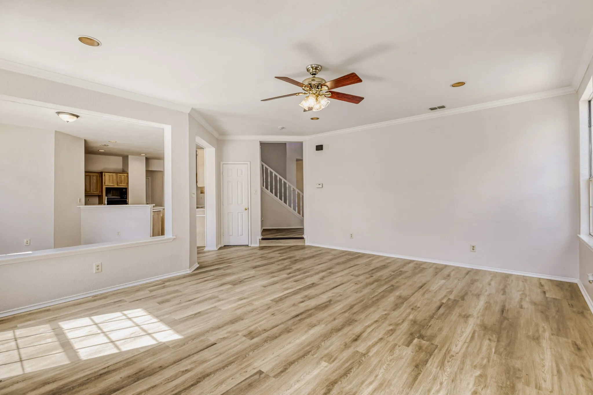 Single Family Residence For Sale in Denton County , 1514 Mission Ridge Trail, Carrollton, Texas 75007, 4 Bedroom, 3 Bathroom, 2 Garage spaces, 2,719 Sqft, built in 1989, mls#21192126, Real Estate Agent in Carrollton, Homes For Sale in Denton county, Homes For Sale in Carrollton, Realtor in Carrollton Texas, Real Estate Brokerage Independent Realty Texas, Luminita Cordes Realtor
